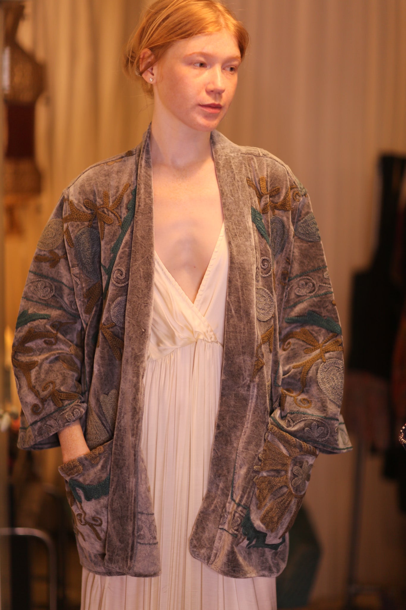 EMBROIDERED VELVET SHORT KIMONO MONTY GUGU