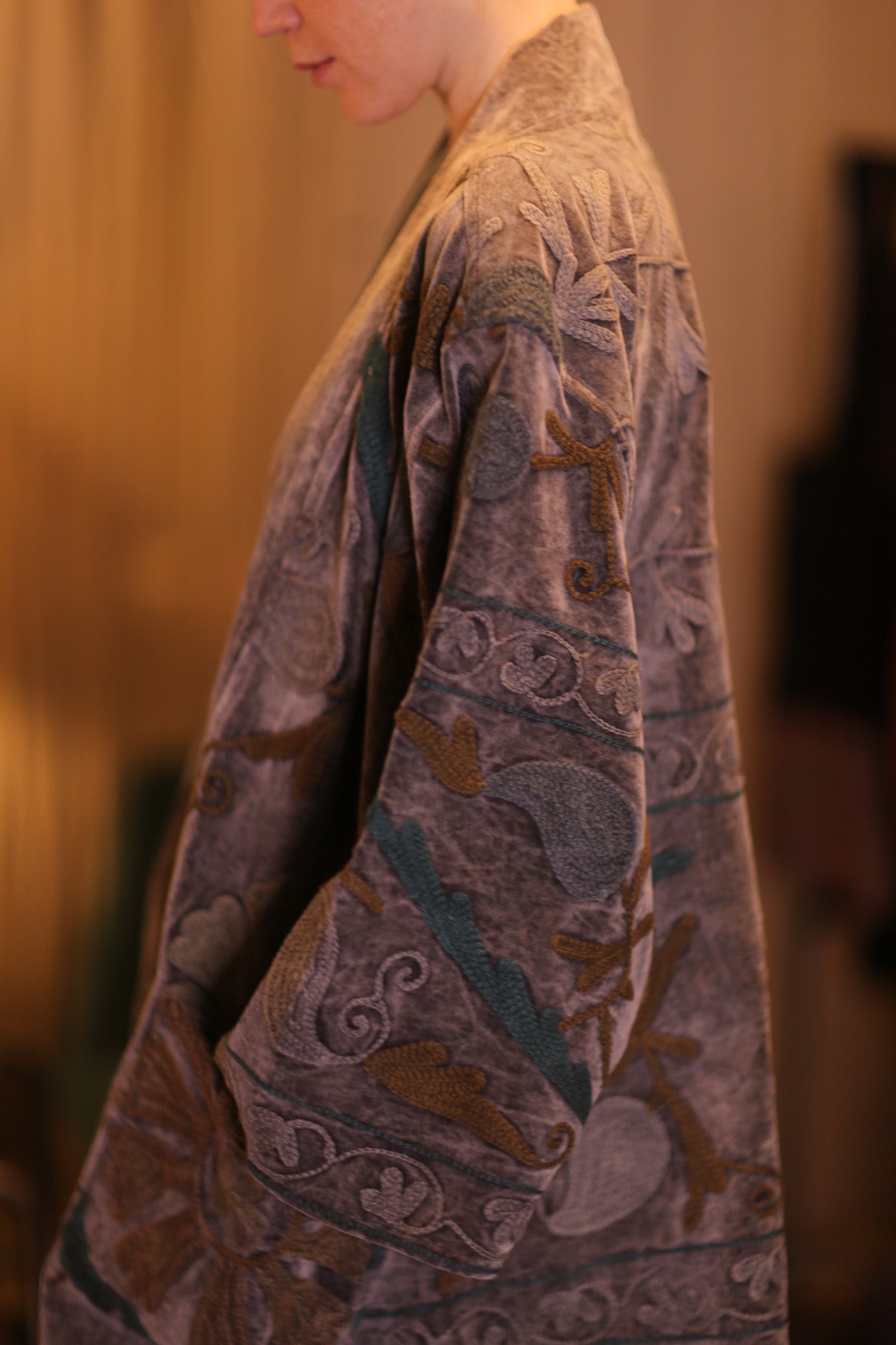 EMBROIDERED VELVET SHORT KIMONO MONTY GUGU
