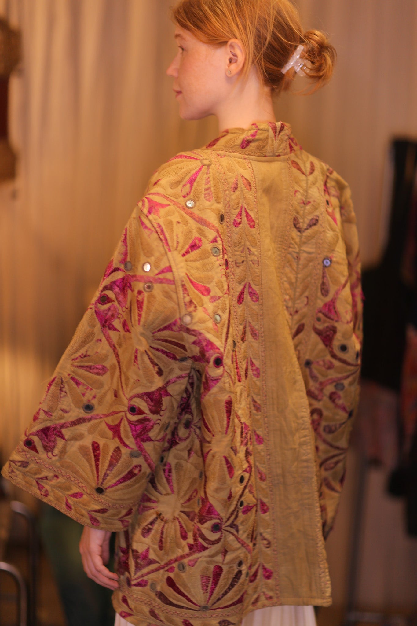 VINTAGE STYLE EMBROIDERED SHORT KIMONO MIAKA