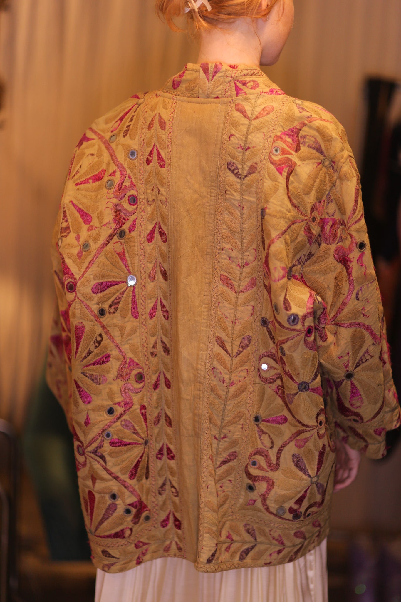 VINTAGE STYLE EMBROIDERED SHORT KIMONO MIAKA