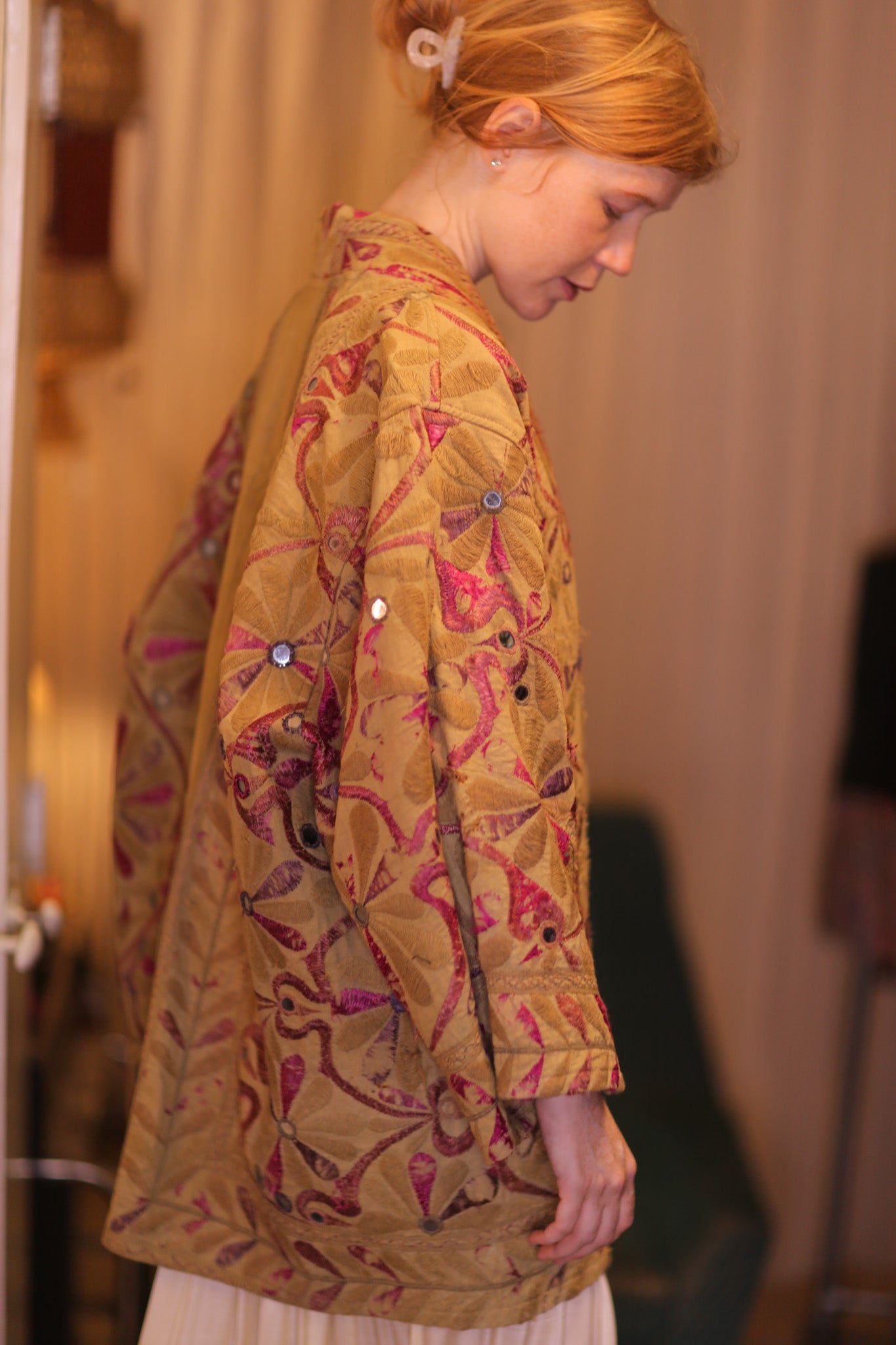 VINTAGE STYLE EMBROIDERED SHORT KIMONO MIAKA