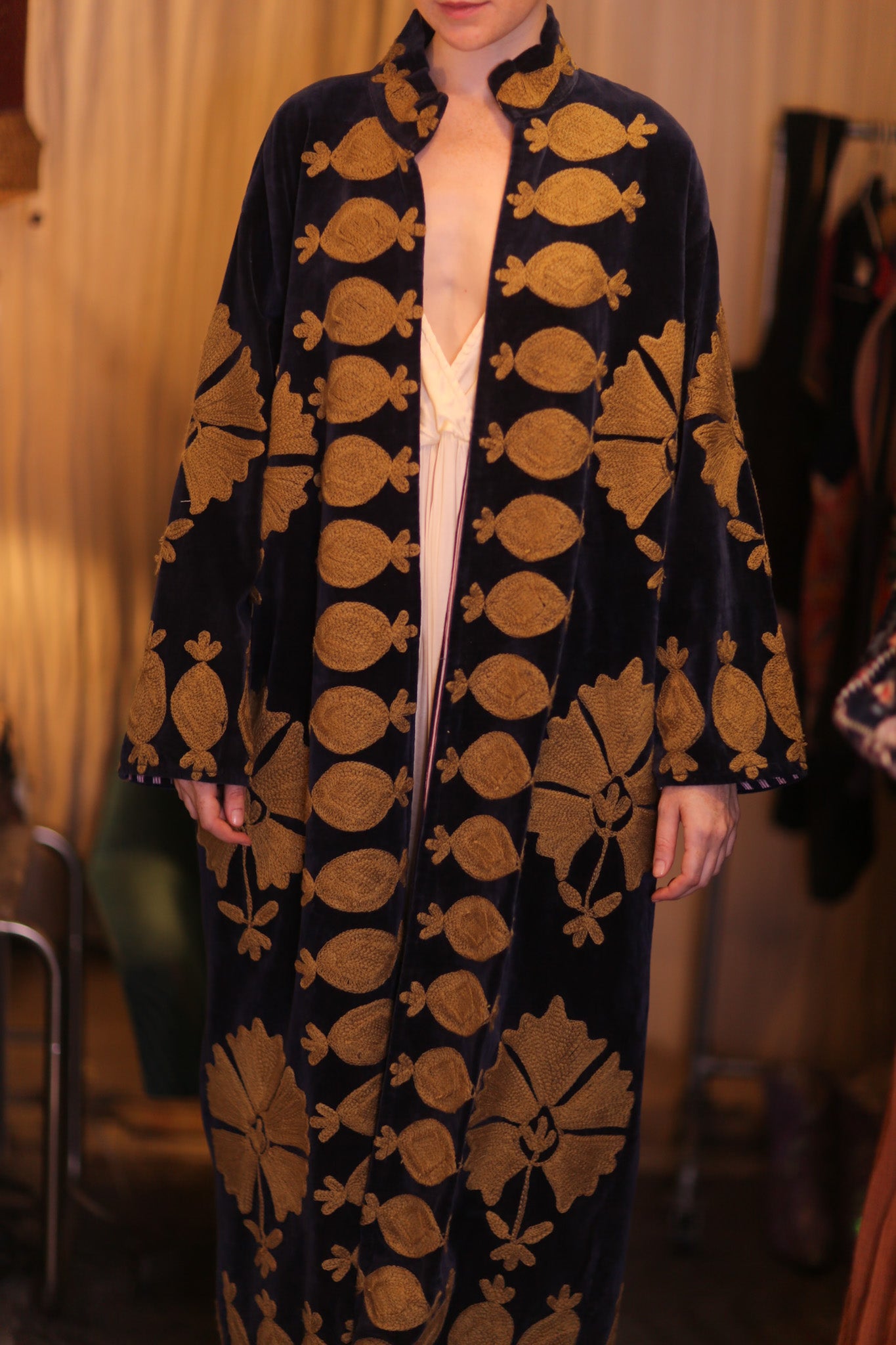 EMBROIDERED VELVET LONG COAT MISCHKA CHOLAR