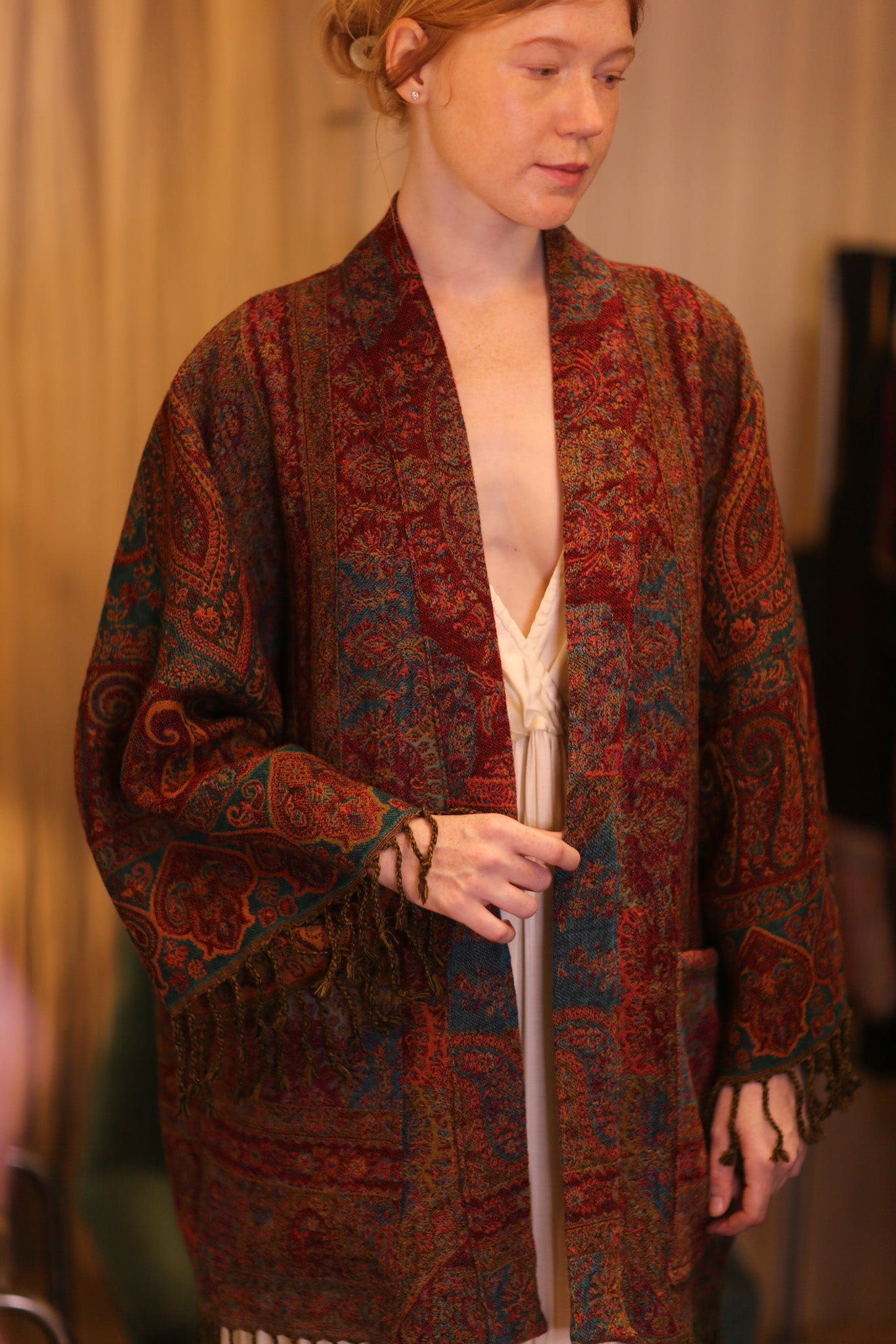 CONE PATTERN EMBROIDERED COTTON WOOL SHAWL HAYSHAN