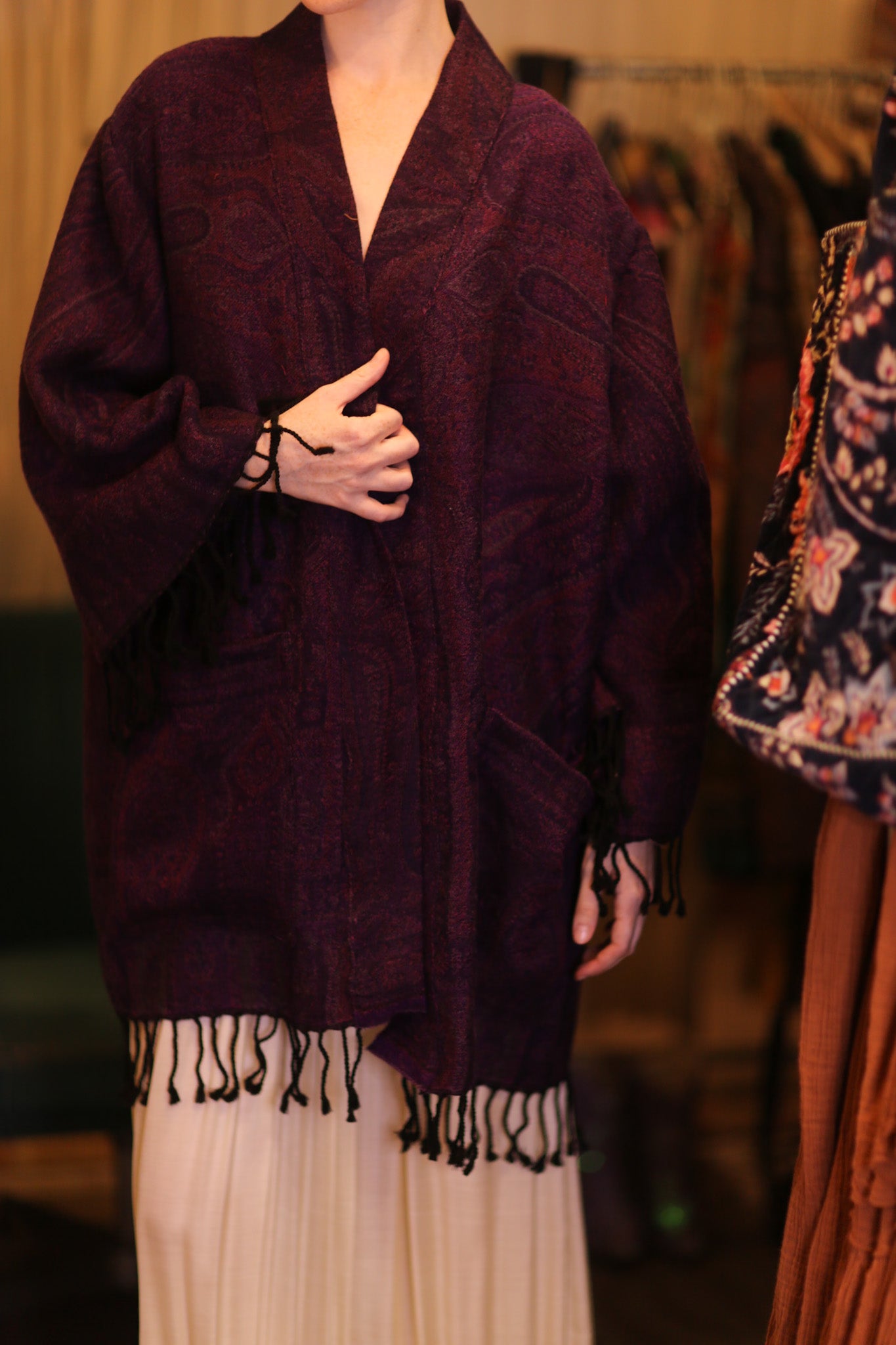 CONE PATTERN EMBROIDERED COTTON WOOL SHAWL THINZAR