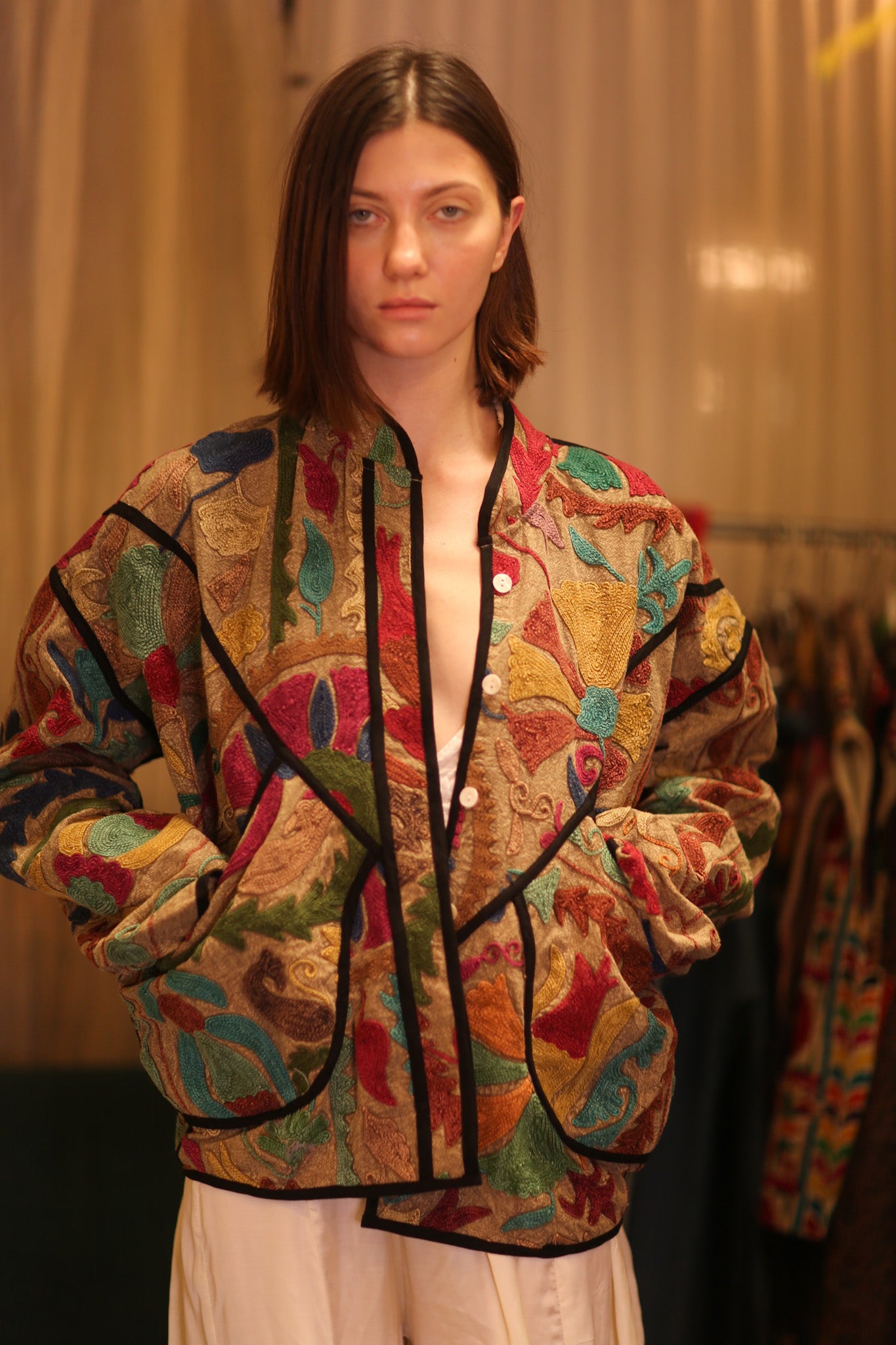 EMBROIDERED SUZANI JACKET WAYNE