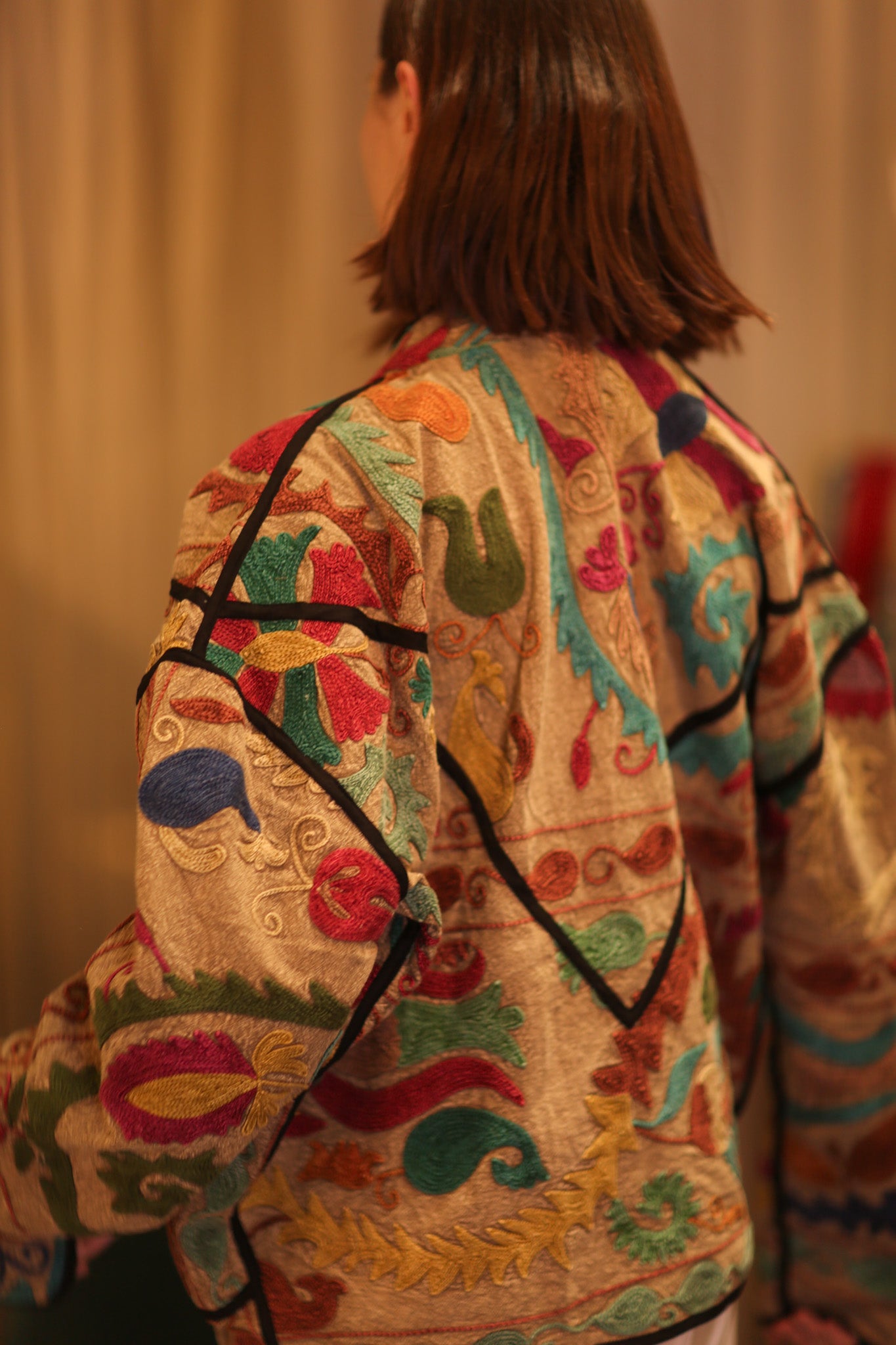 EMBROIDERED SUZANI JACKET WAYNE