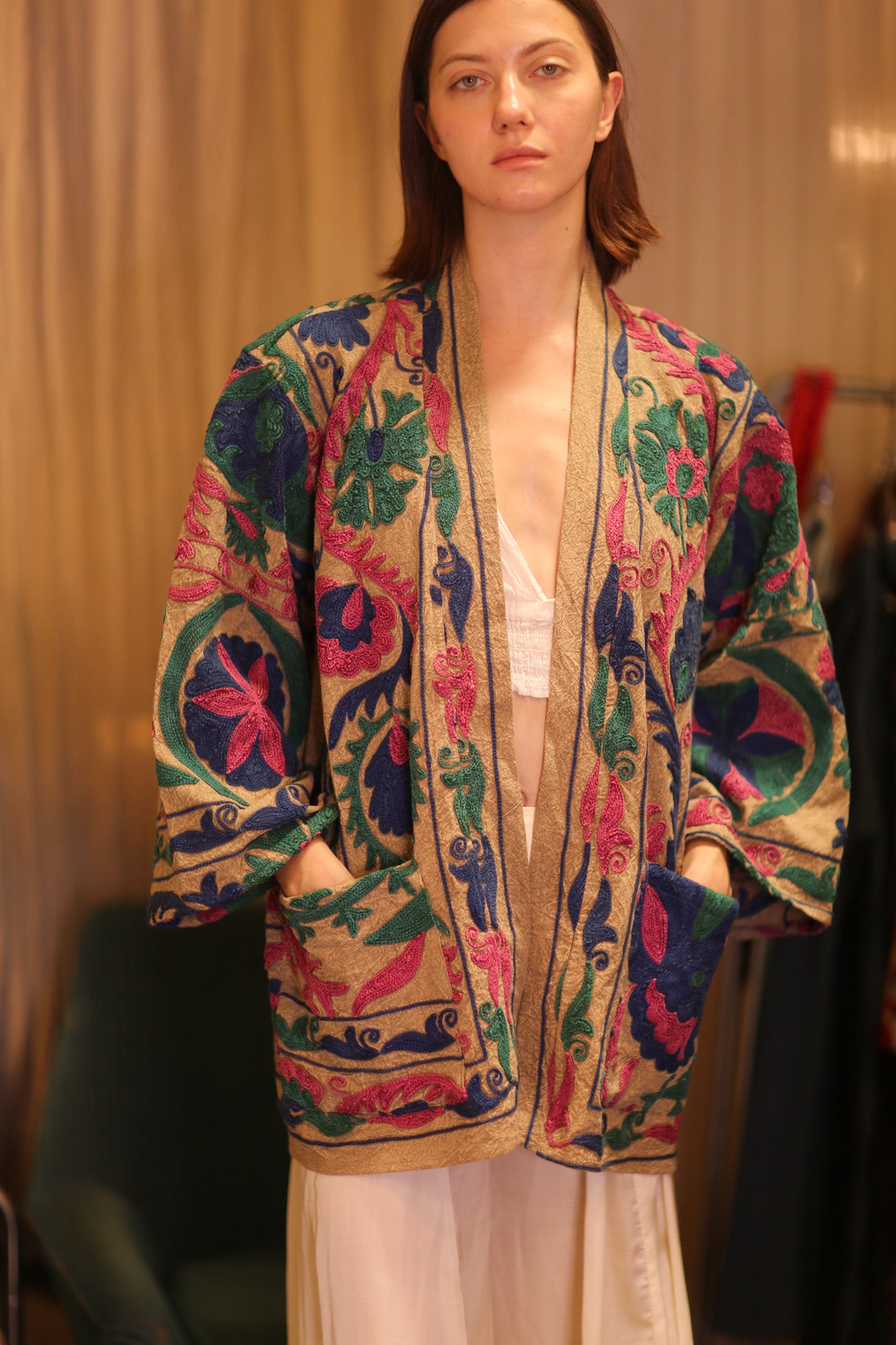 SUZANI EMBROIDERED SHORT KIMONO MONTY AMET