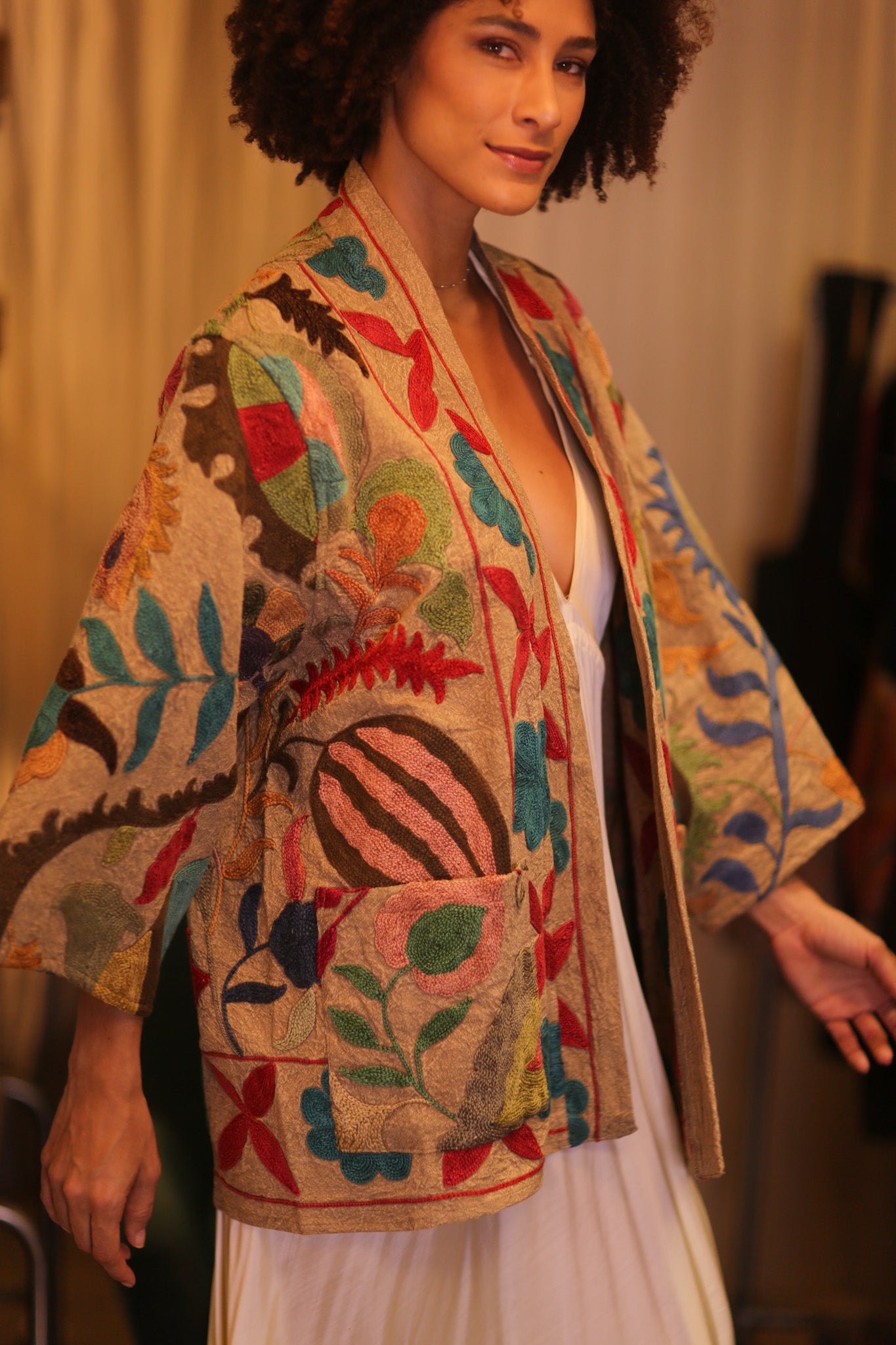 GINEVRA EMBROIDERED SUZANI KIMONO MONTY IXORA