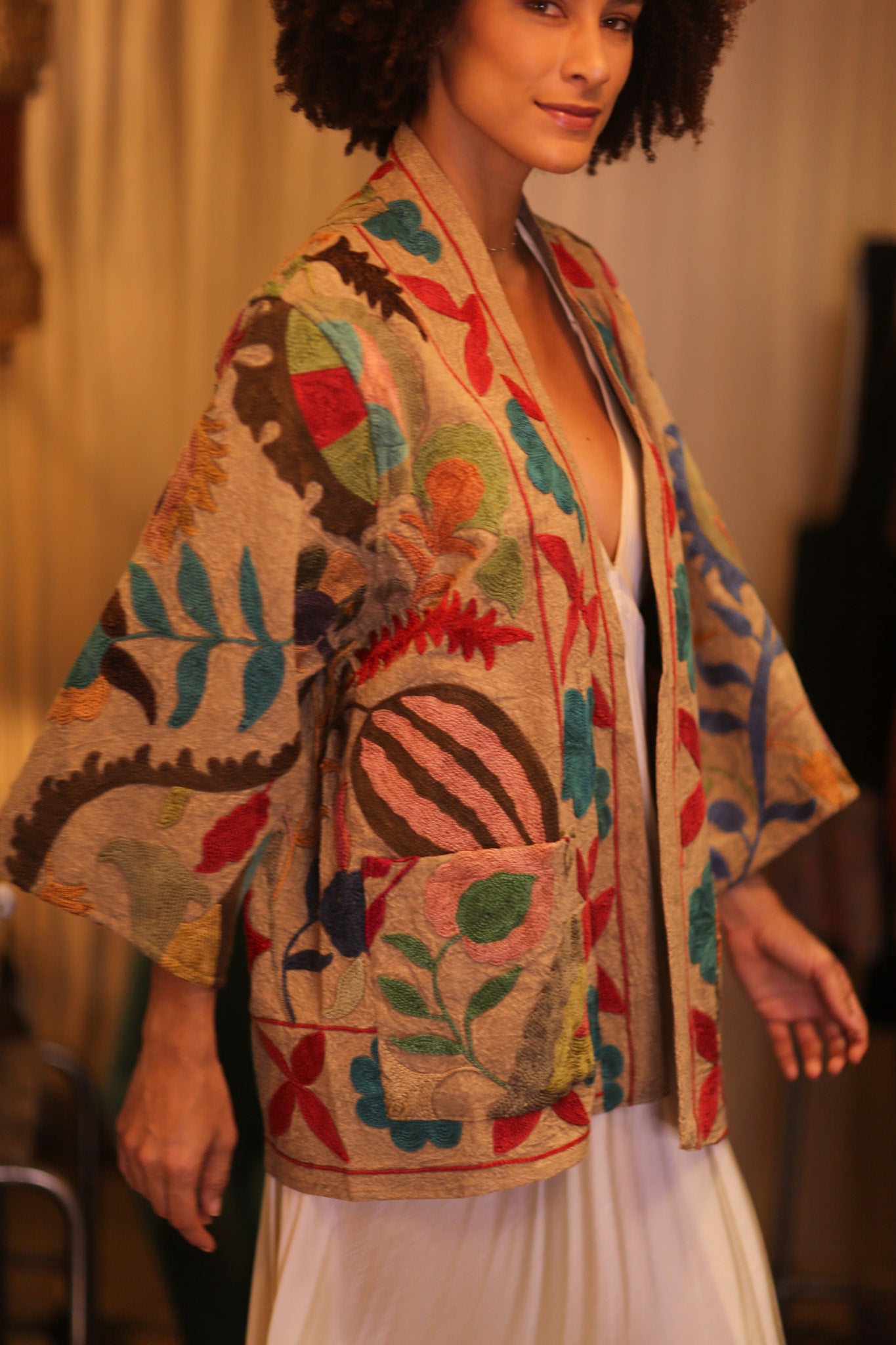GINEVRA EMBROIDERED SUZANI KIMONO MONTY IXORA
