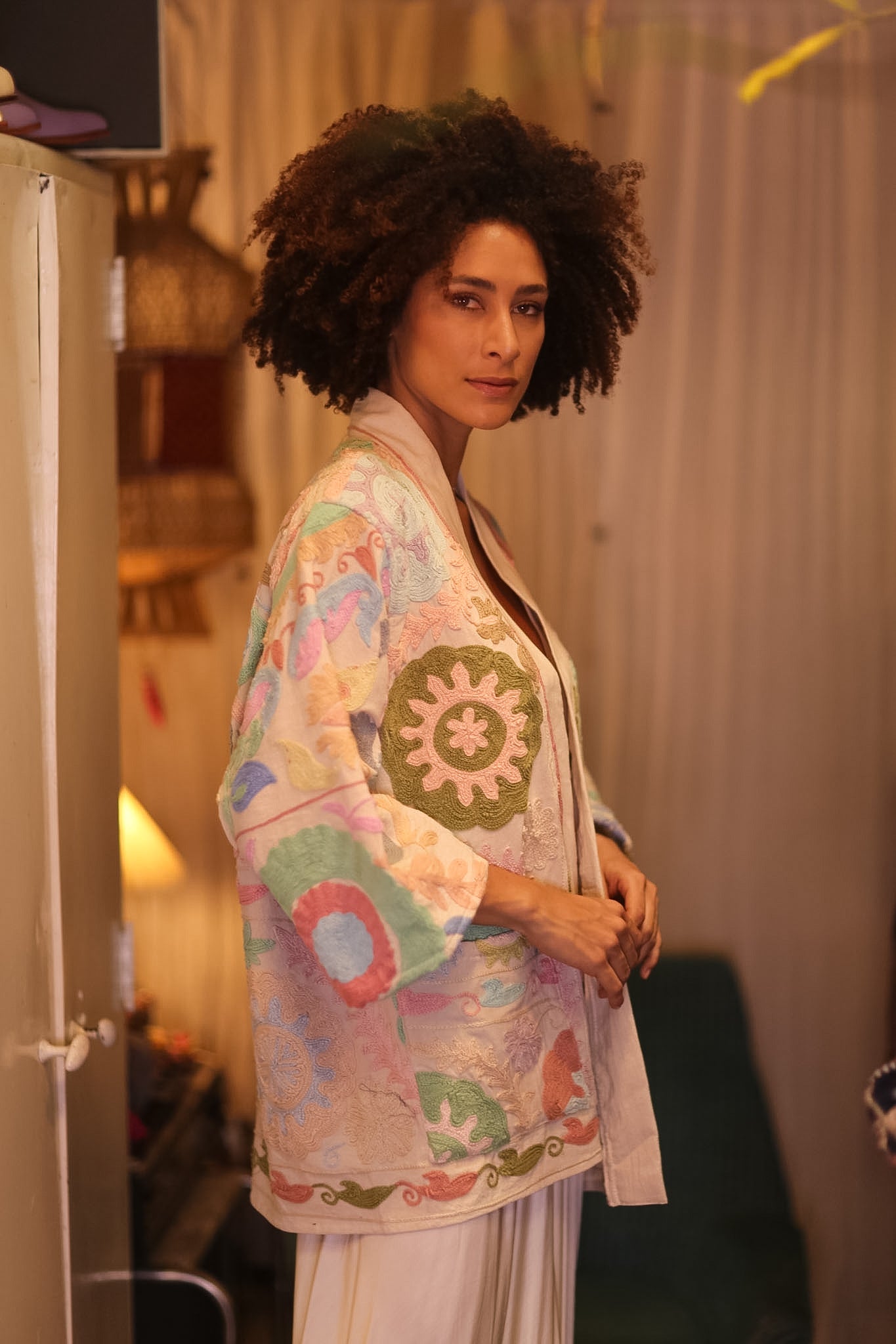 GINEVRA EMBROIDERED SUZANI KIMONO MONTY COCO