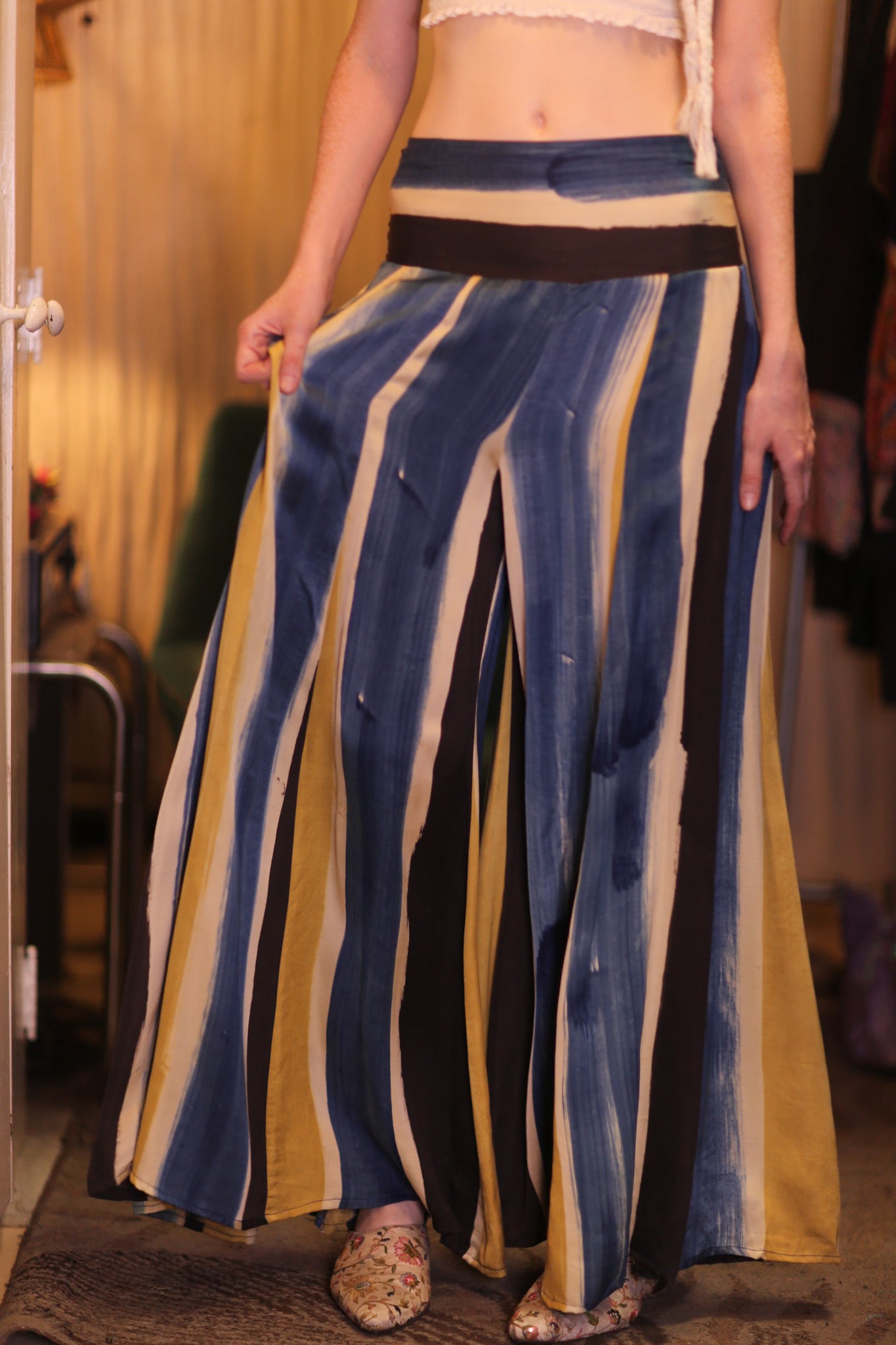 SILK WIDE LEGS LONG PANTS RUBY THESEAS