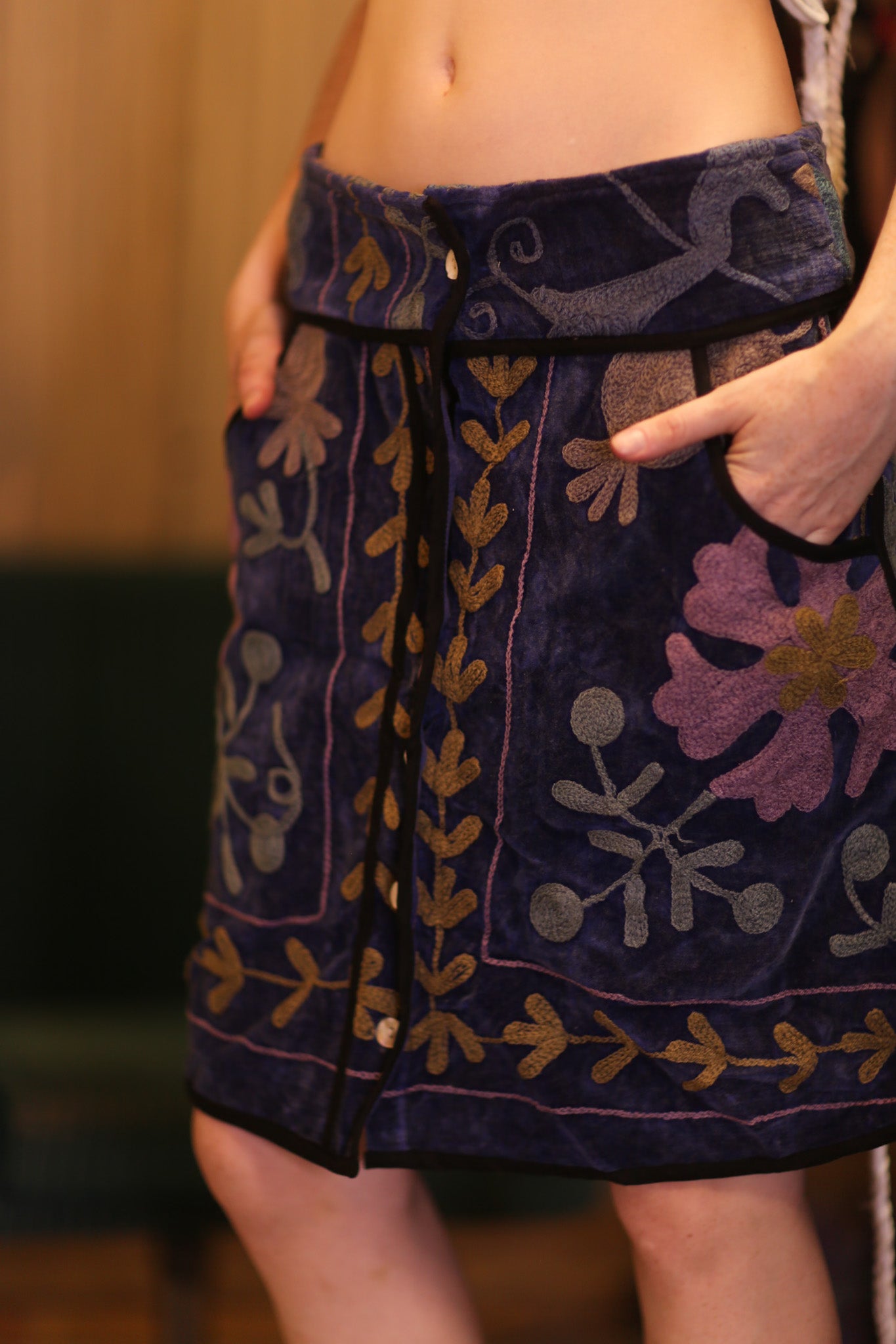 EMBROIDERED VELVETI SKIRT KIRSTAN