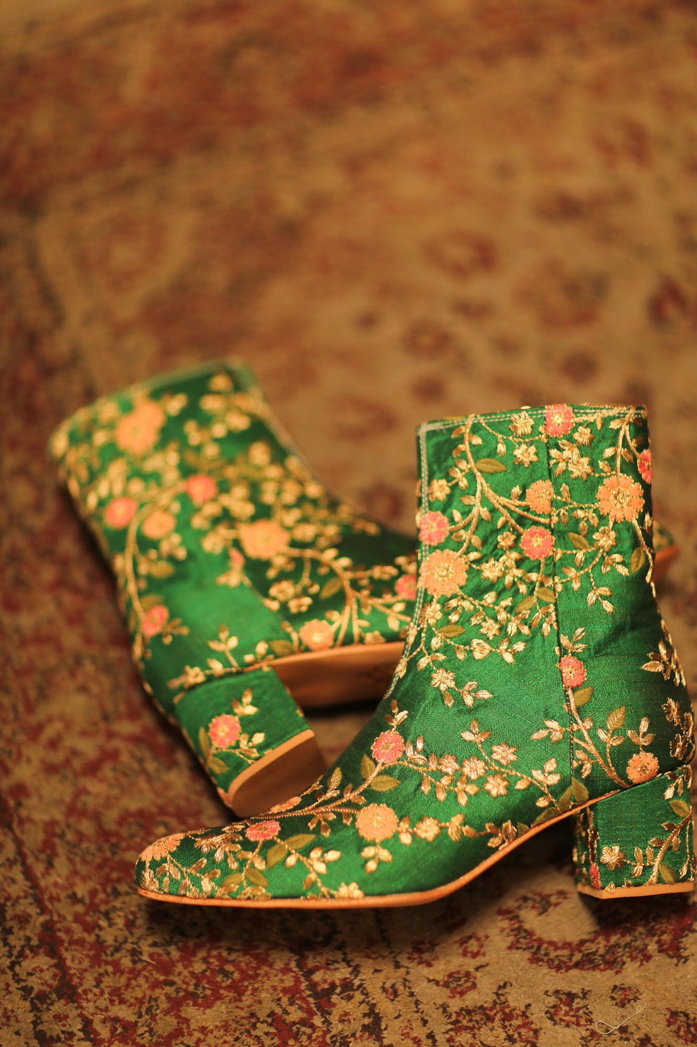 FLOWER EMBROIDERED SILK BOOTS NIKIO