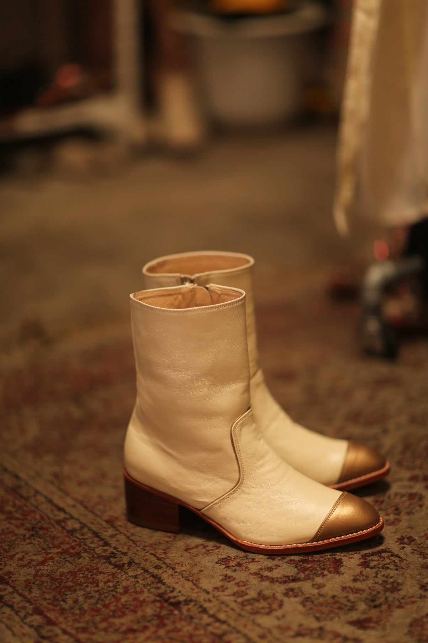 GOLD CAP CREAM BOOTS REYAL