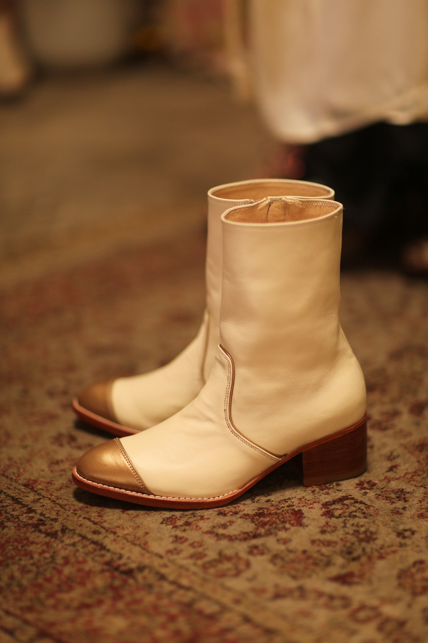 GOLD CAP CREAM BOOTS REYAL