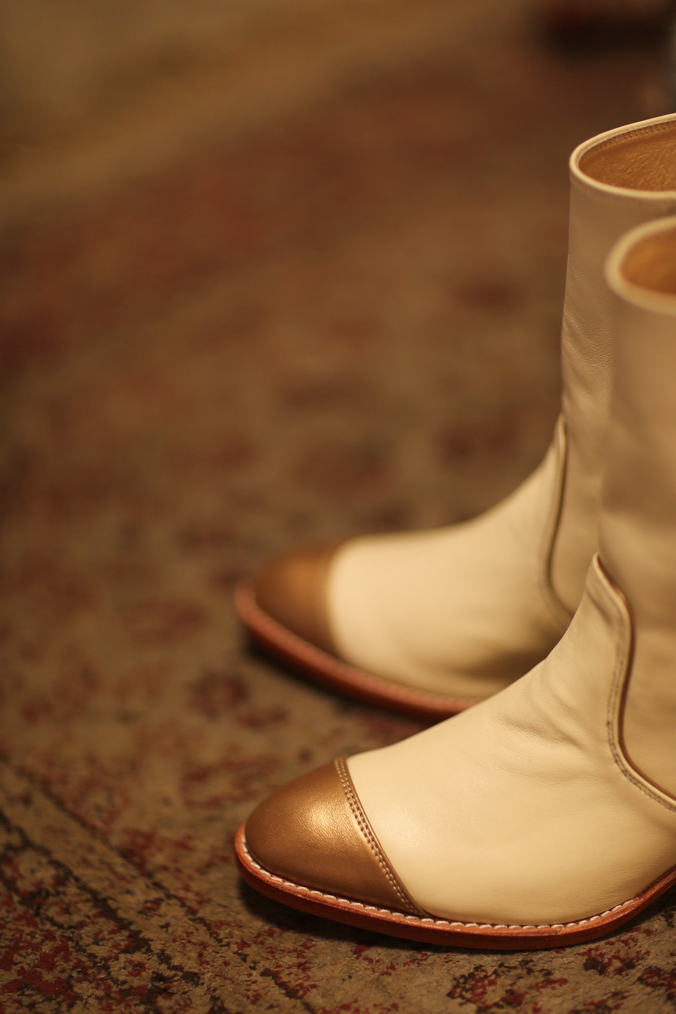GOLD CAP CREAM BOOTS REYAL