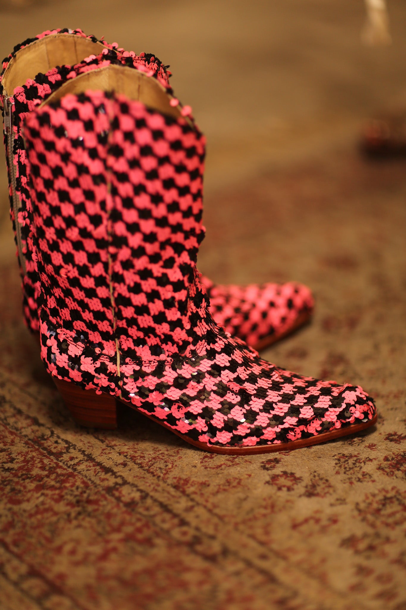 PINK BLACK CHECKERED WESTERN BOOT CRUSU