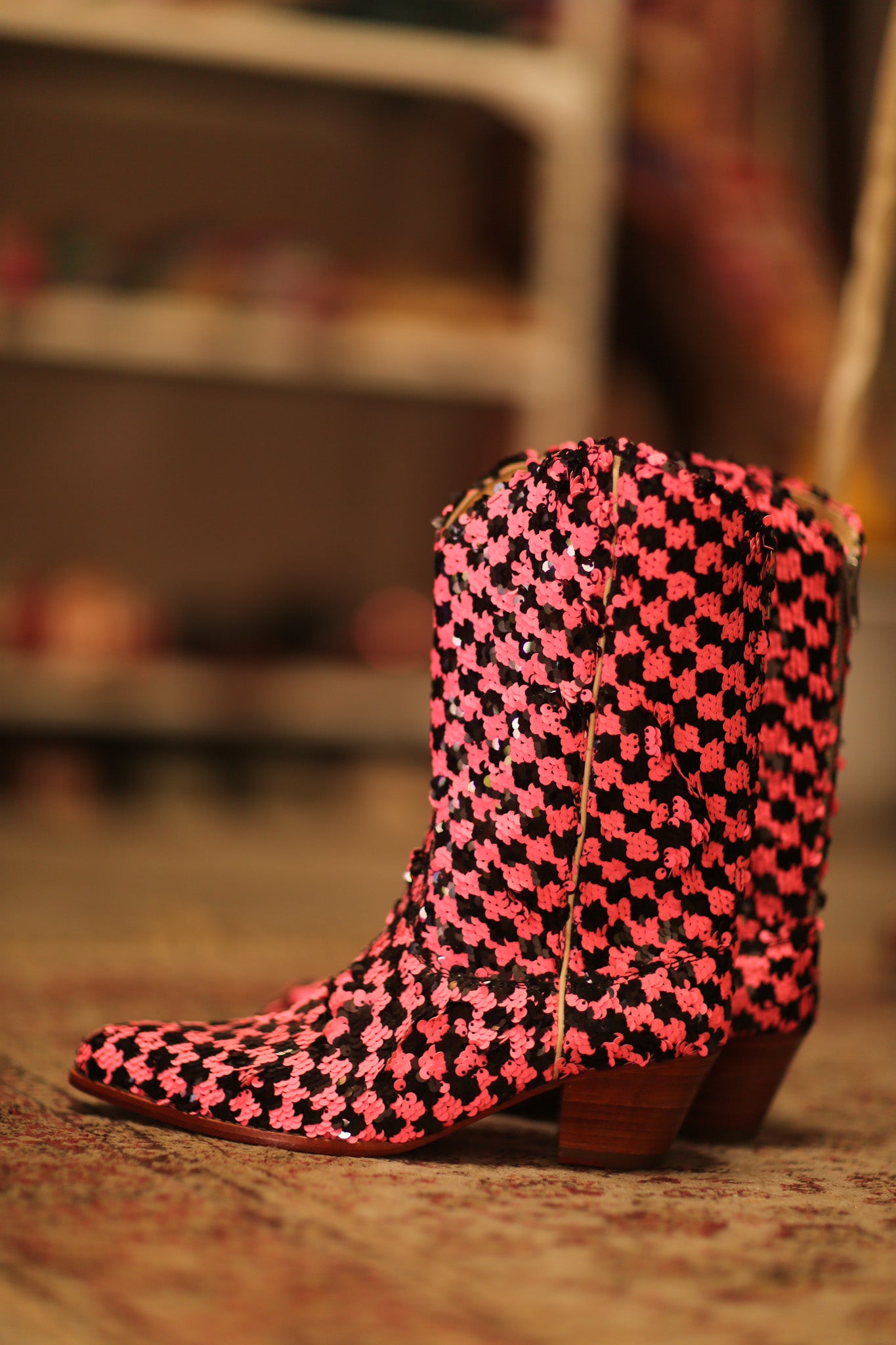 PINK BLACK CHECKERED WESTERN BOOT CRUSU