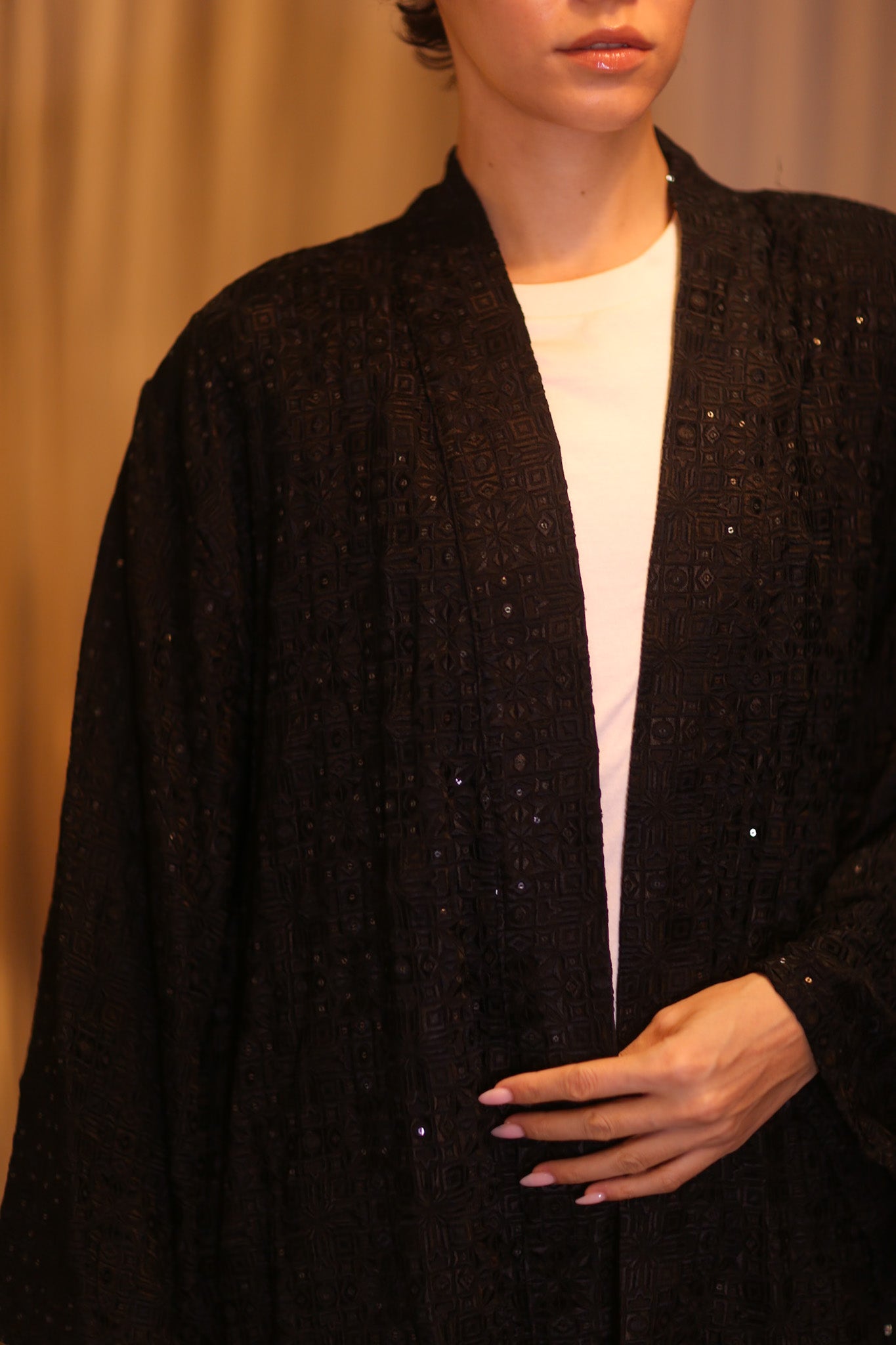 BLACK SEQUINED FABRIC SHORT KIMONO THANKHANG