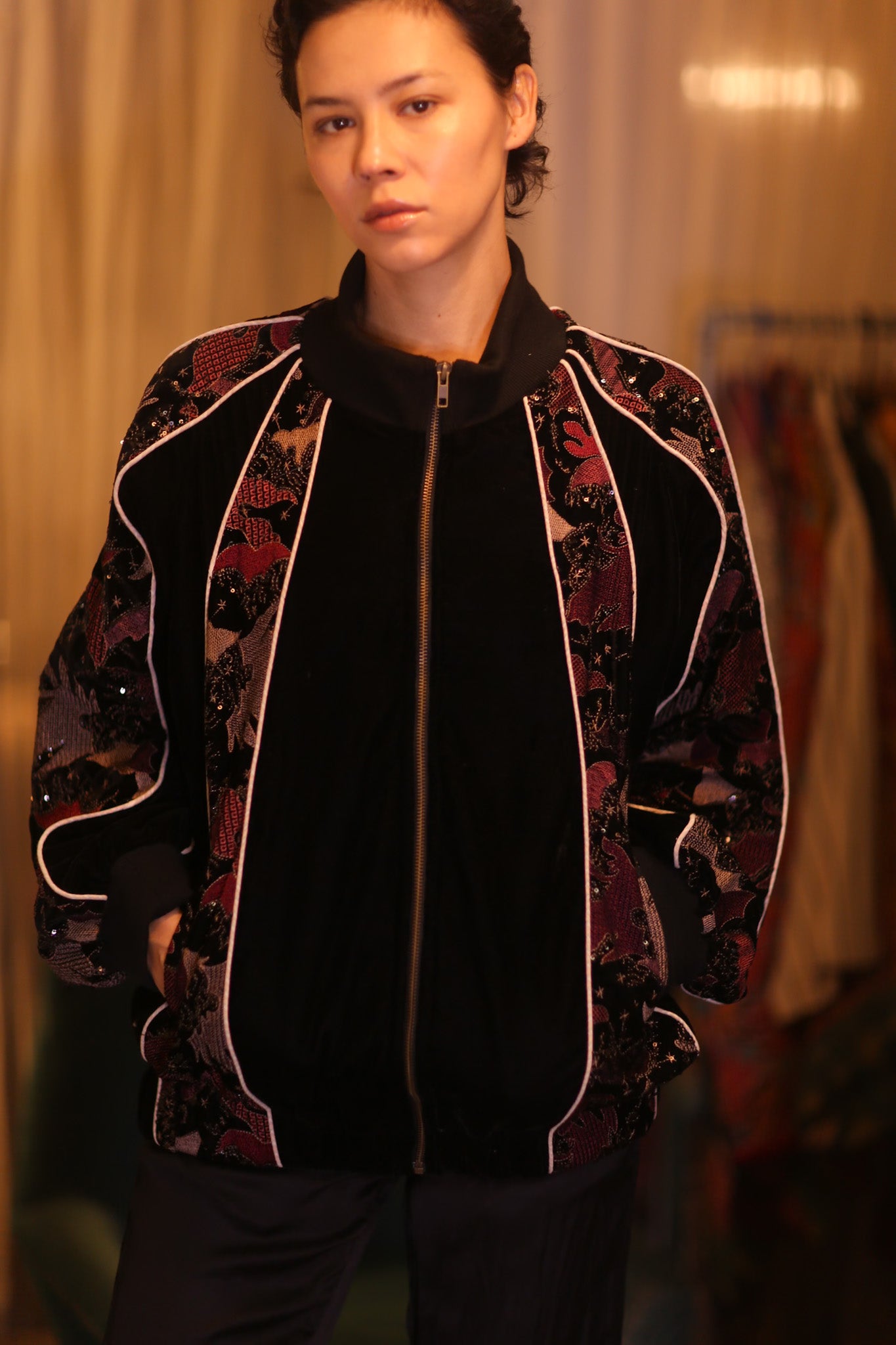 BLACK EMBROIDERED VELVET JACKET MINE