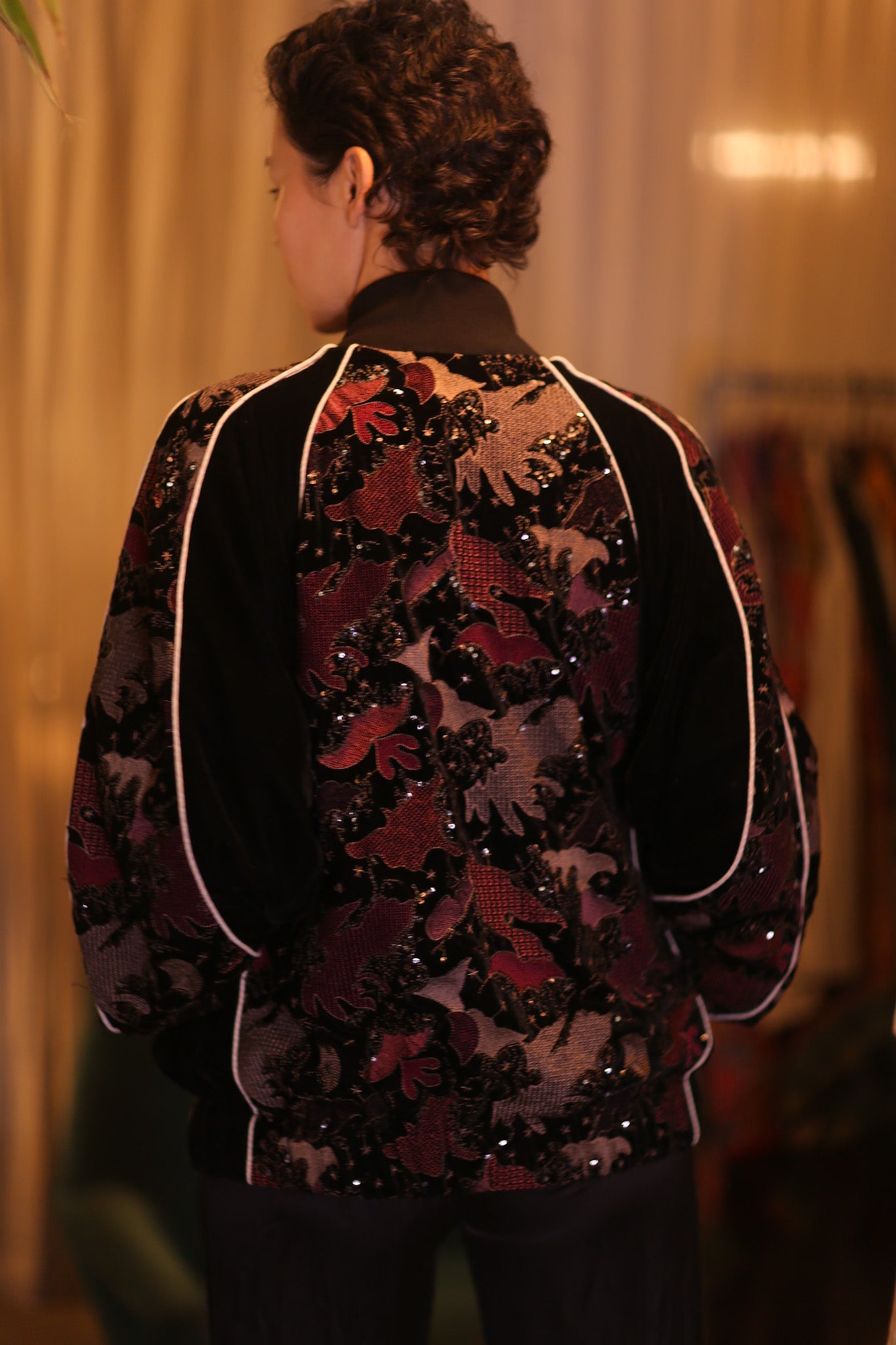 BLACK EMBROIDERED VELVET JACKET MINE