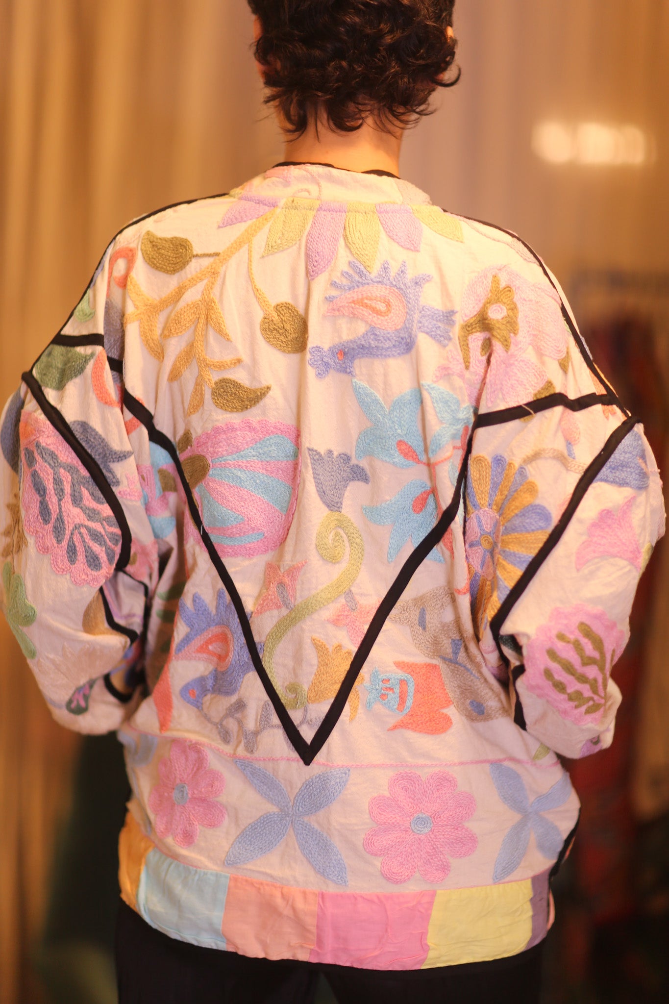 EMBROIDERED SUZANI JACKET THETTANT