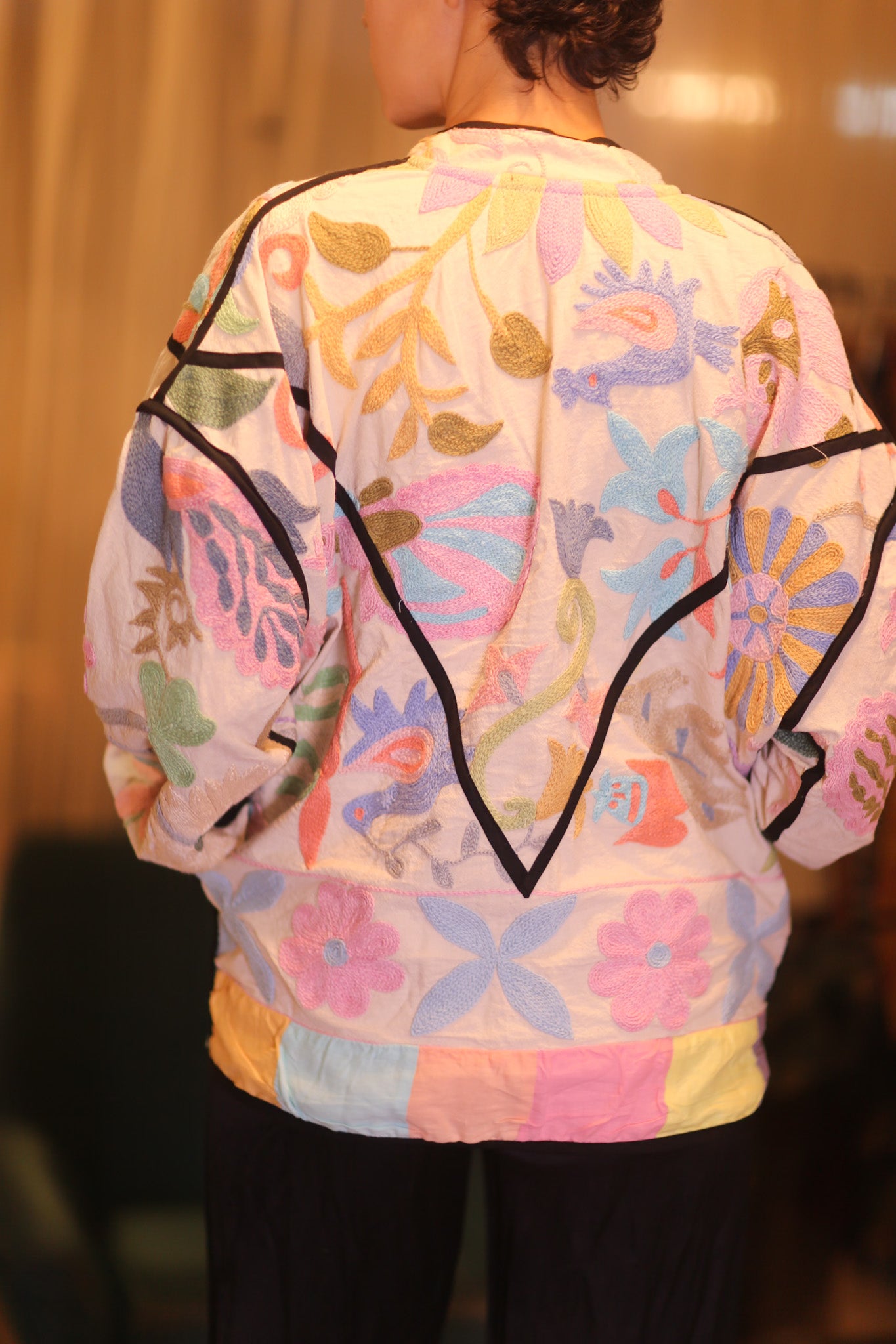 EMBROIDERED SUZANI JACKET THETTANT