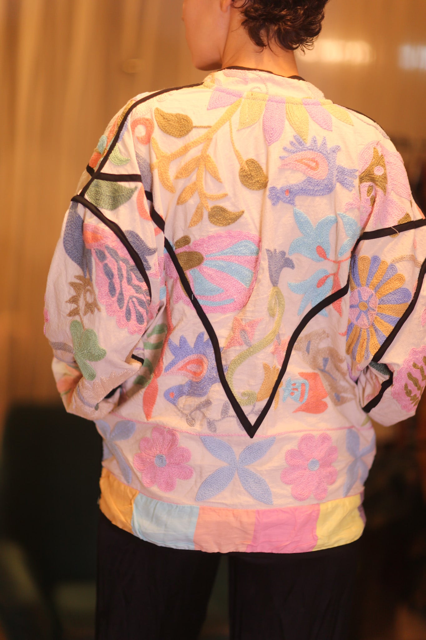 EMBROIDERED SUZANI JACKET THETTANT