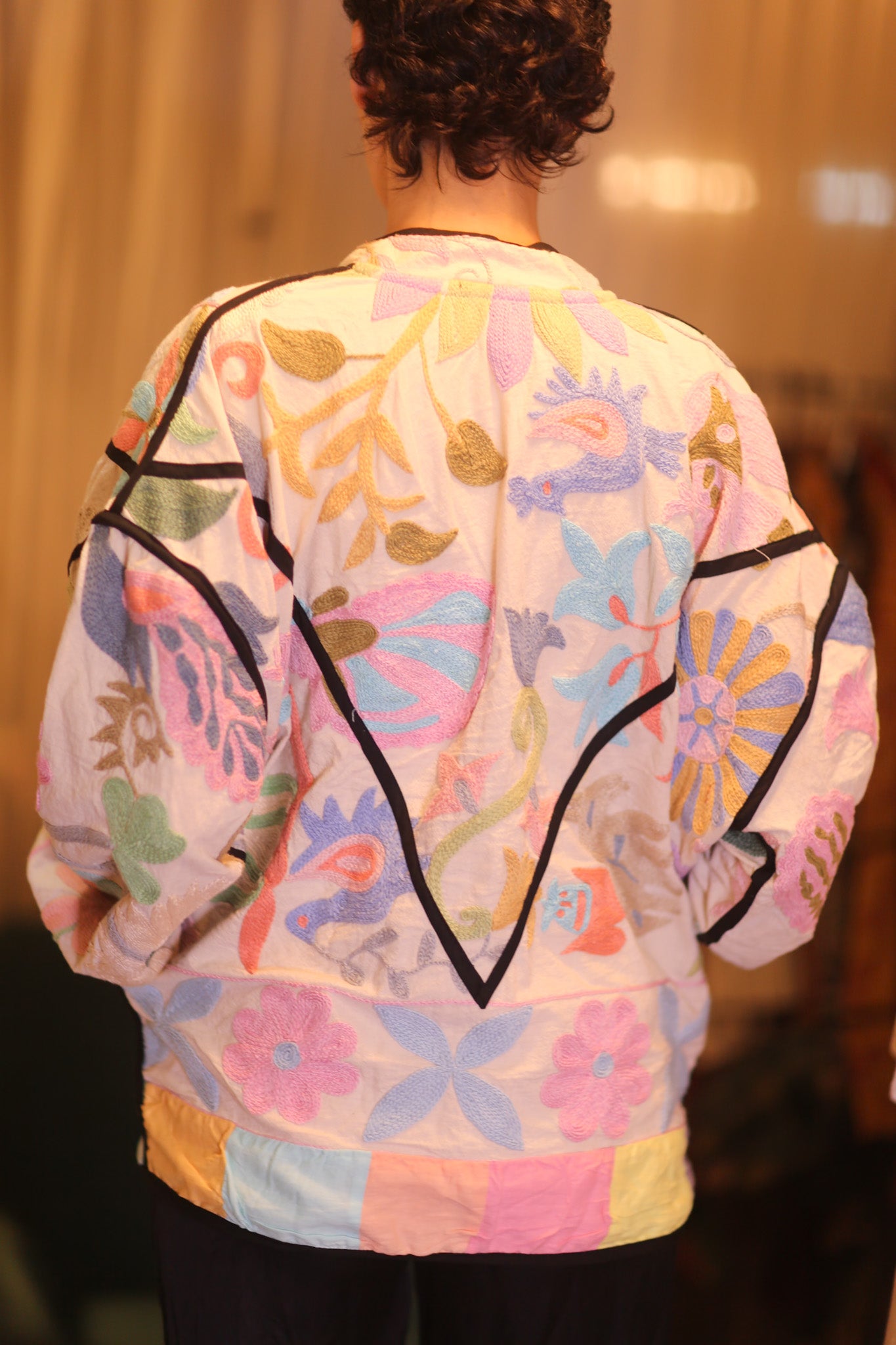 EMBROIDERED SUZANI JACKET THETTANT
