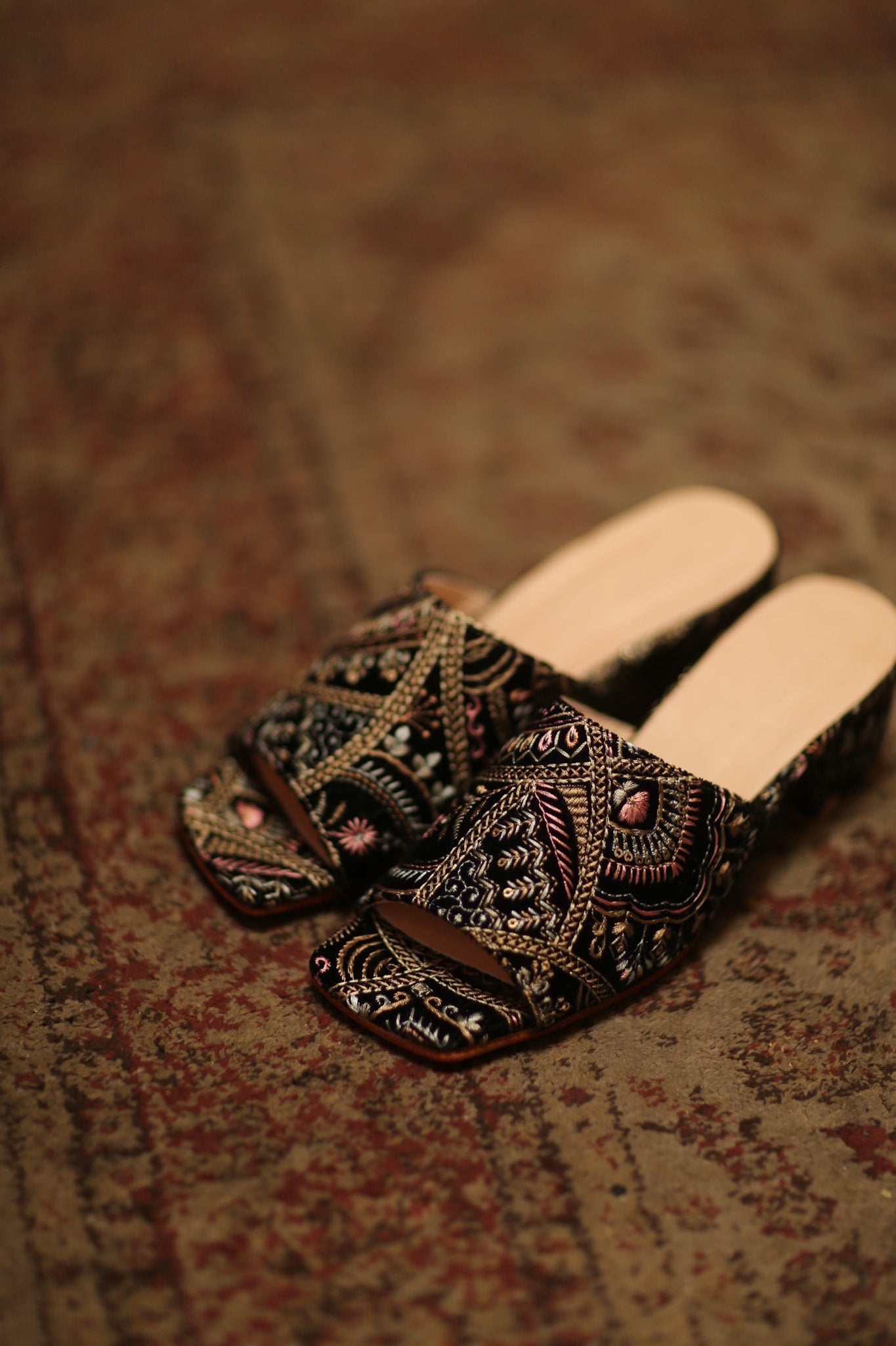 EMBROIDERED VELVET MULES