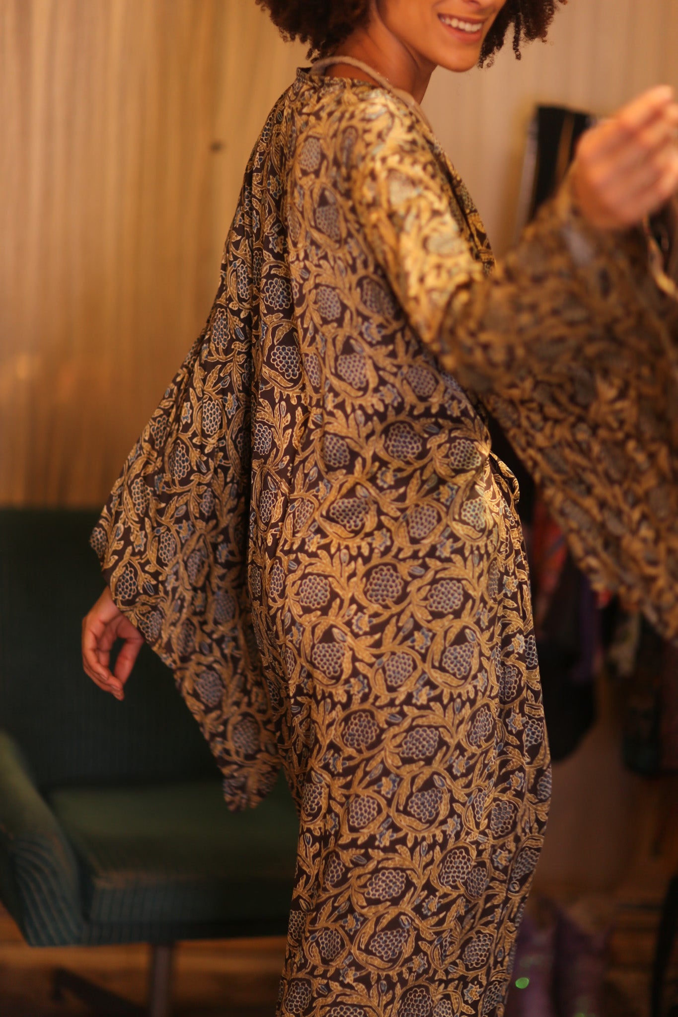 SILK WING KIMONO PINA SAPYIT