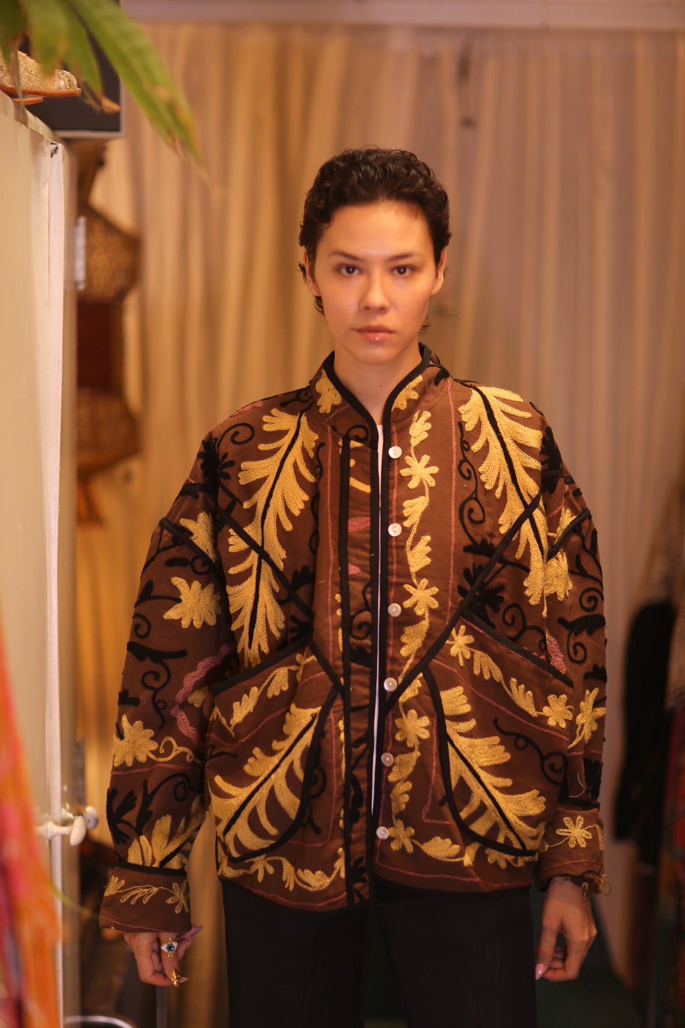 EMBROIDERED SUZANI JACKET SANA