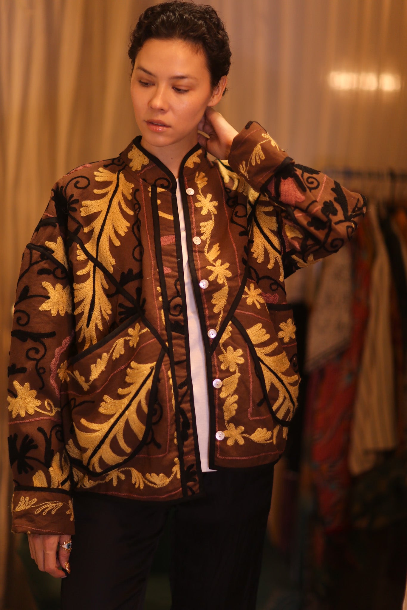 EMBROIDERED SUZANI JACKET SANA