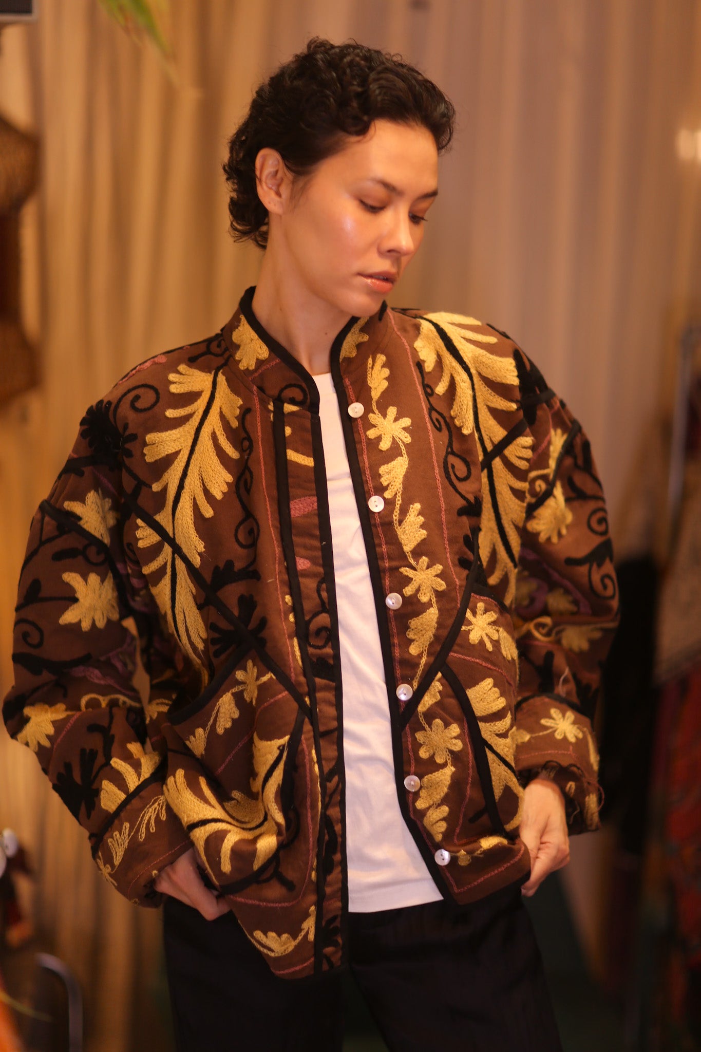 EMBROIDERED SUZANI JACKET SANA