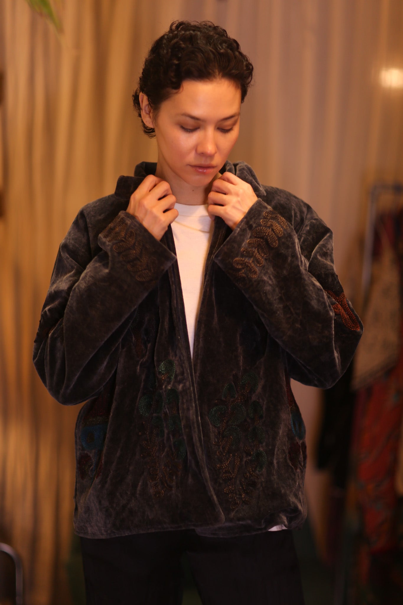 EMBROIDERED VELVET COAT JESSI