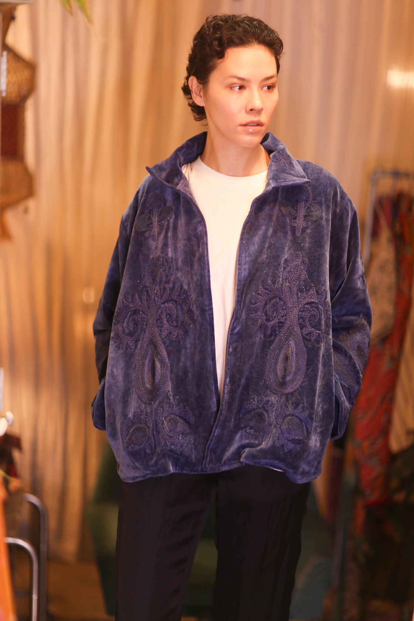 EMBROIDERED VELVET COAT CHAE