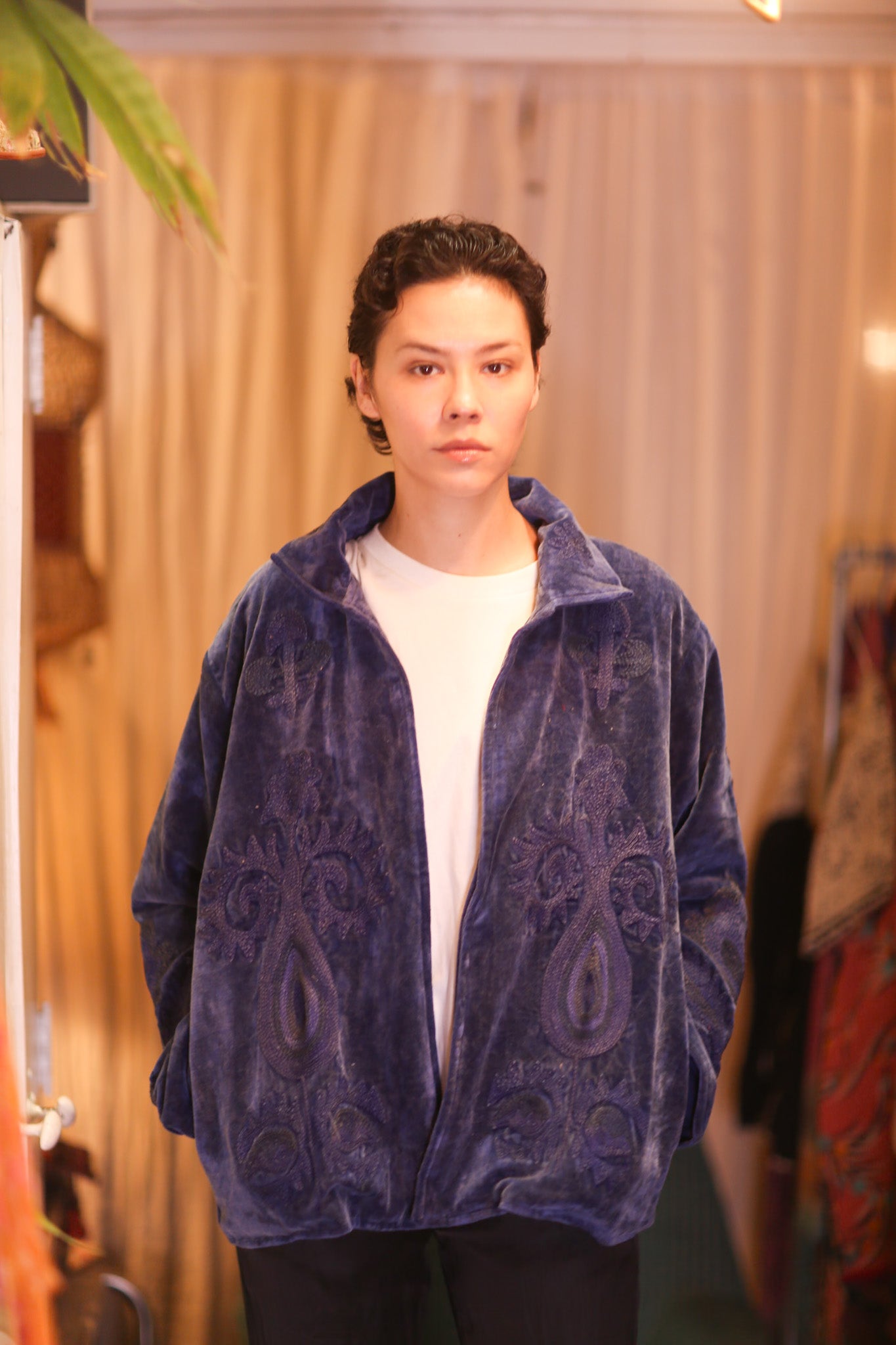 EMBROIDERED VELVET COAT CHAE