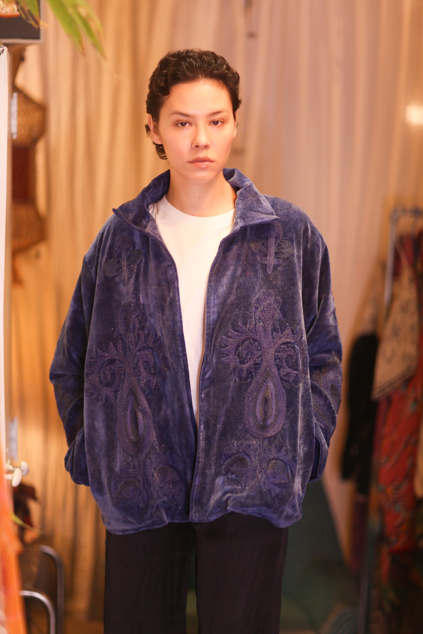 EMBROIDERED VELVET COAT CHAE