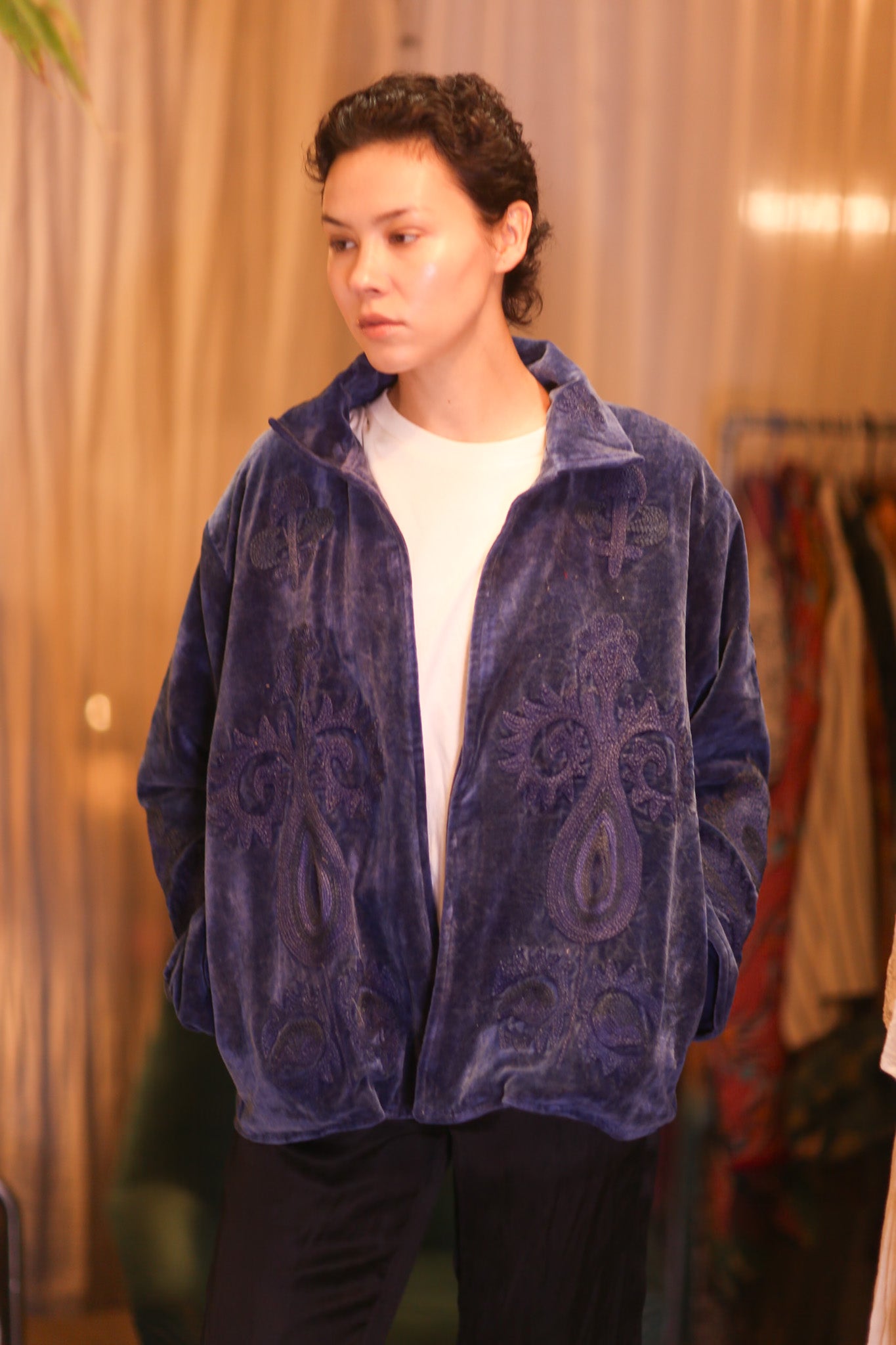 EMBROIDERED VELVET COAT CHAE