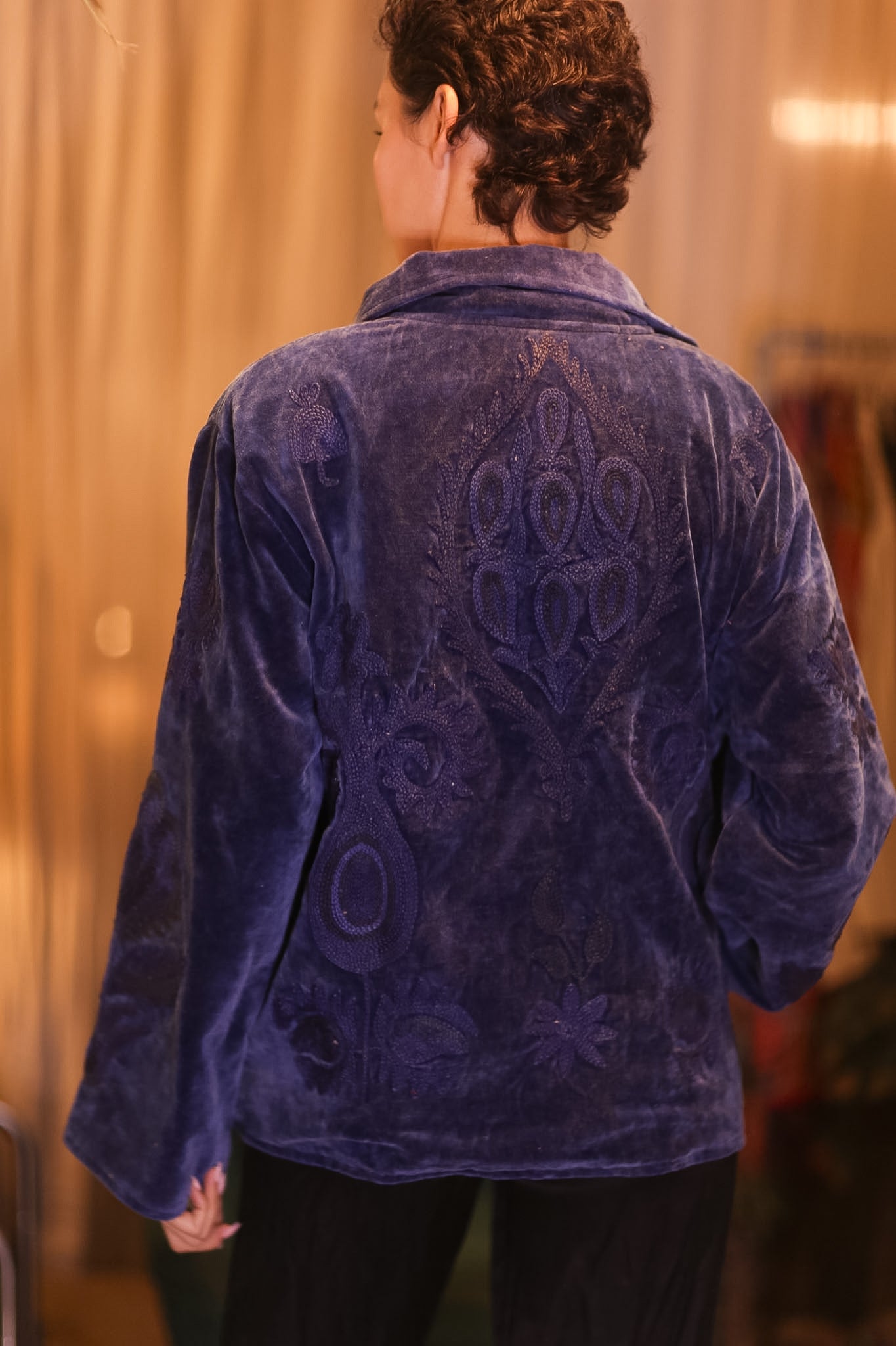 EMBROIDERED VELVET COAT CHAE