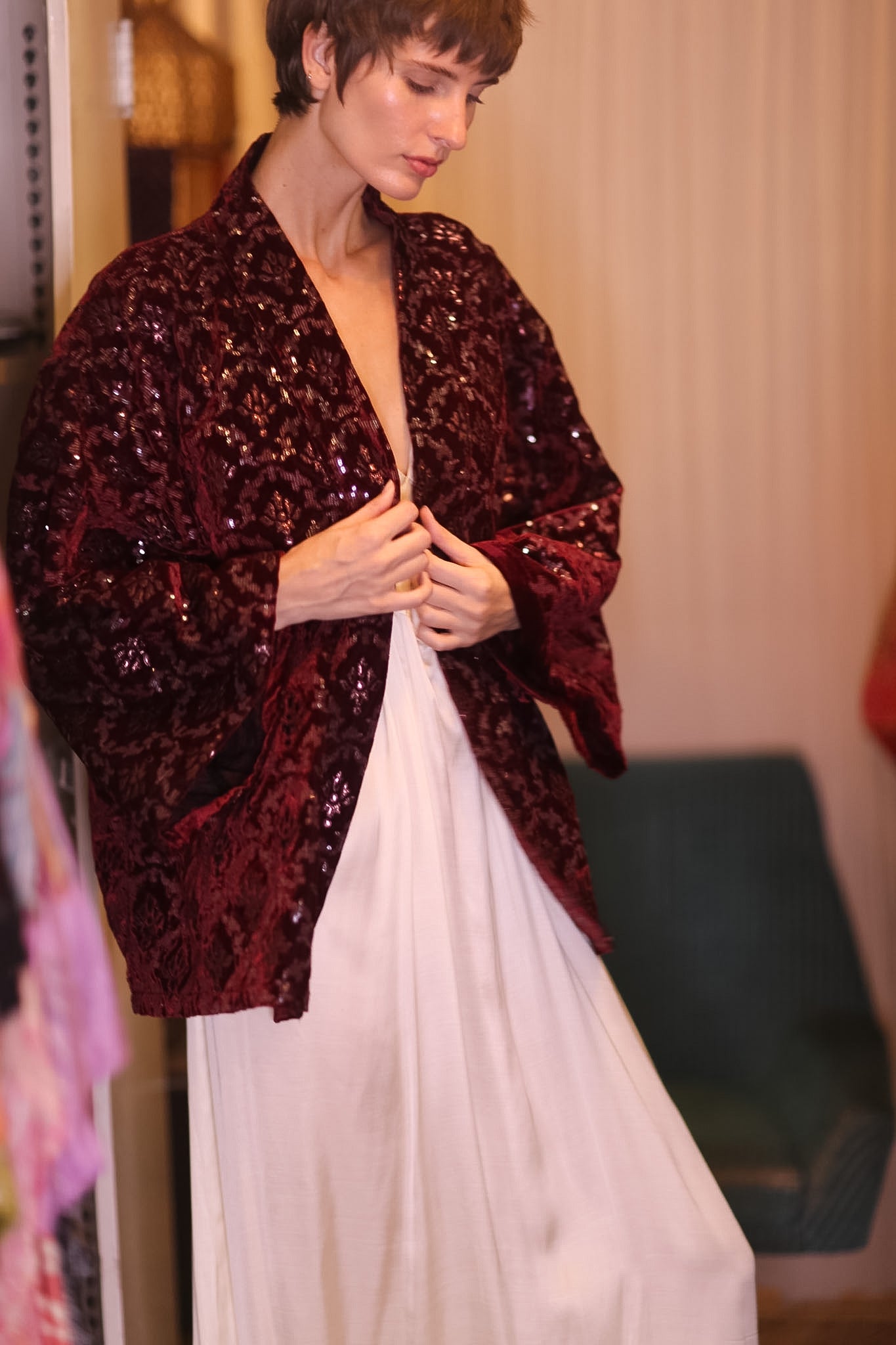 VELVET SHORT KIMONO CRIMSON