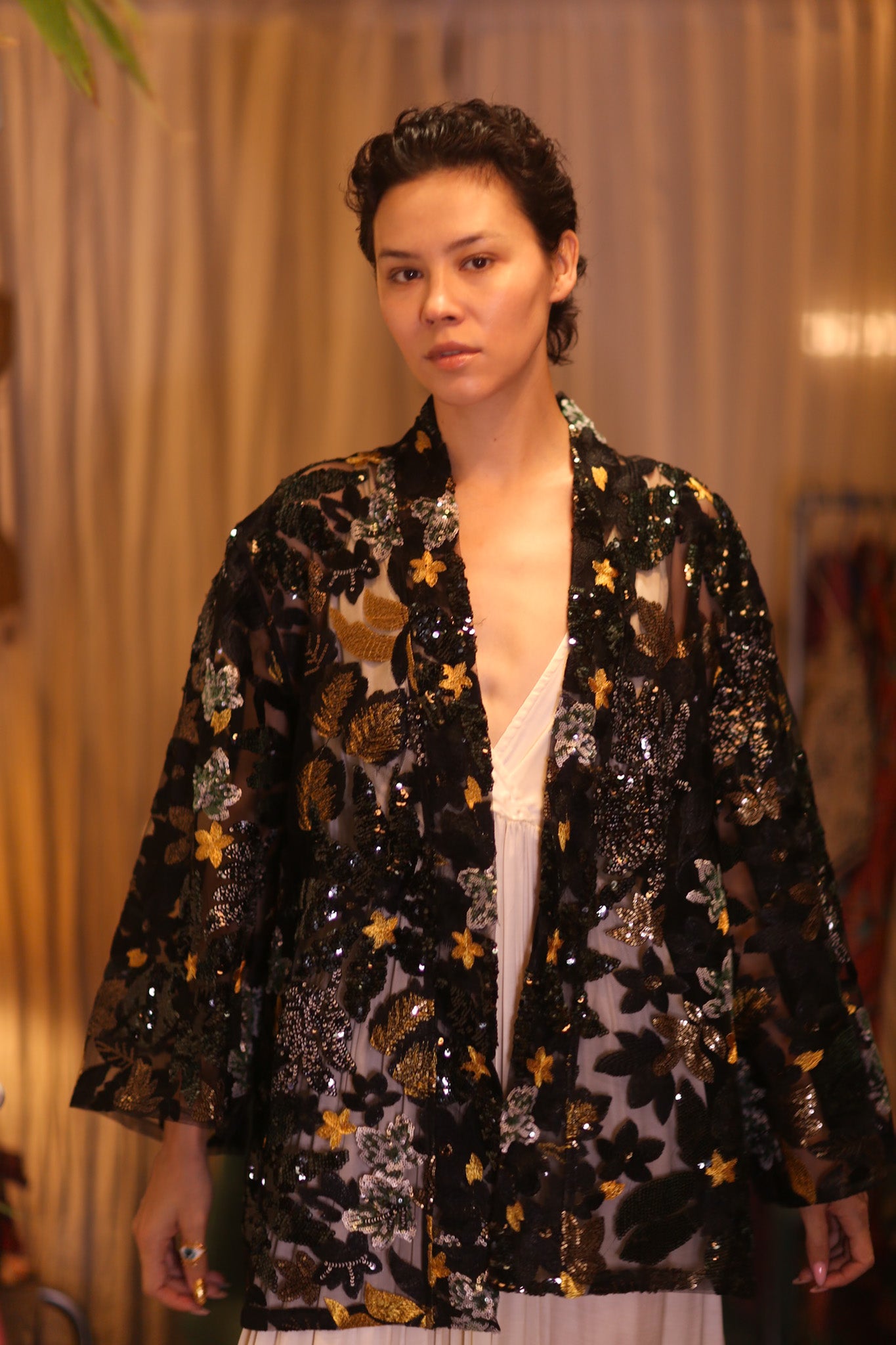 EMBROIDERED SHORT KIMONO YU