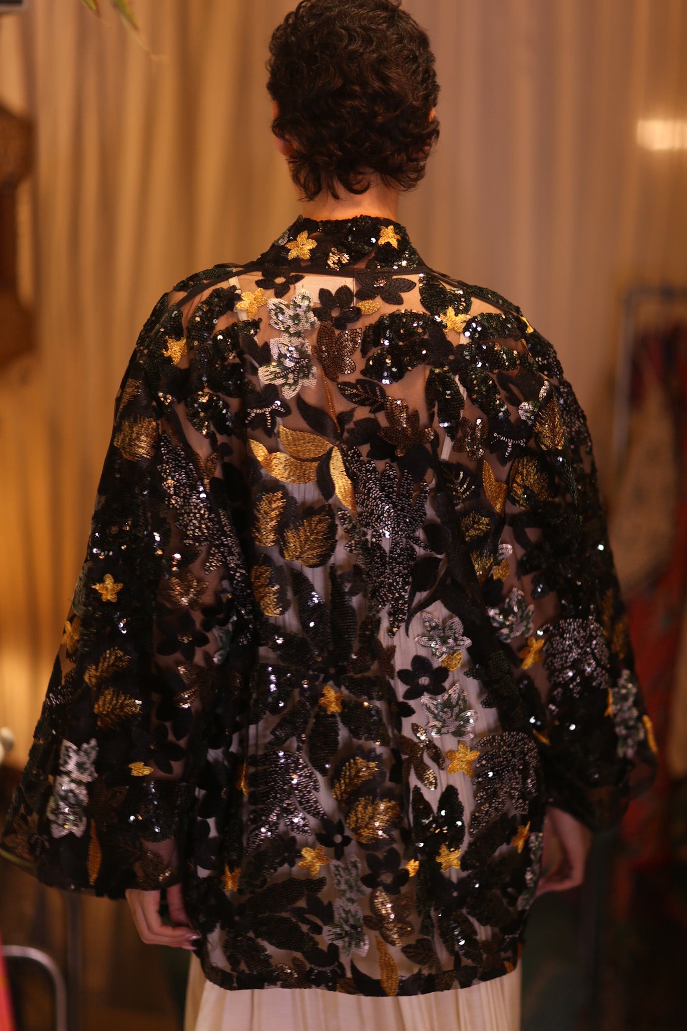EMBROIDERED SHORT KIMONO YU