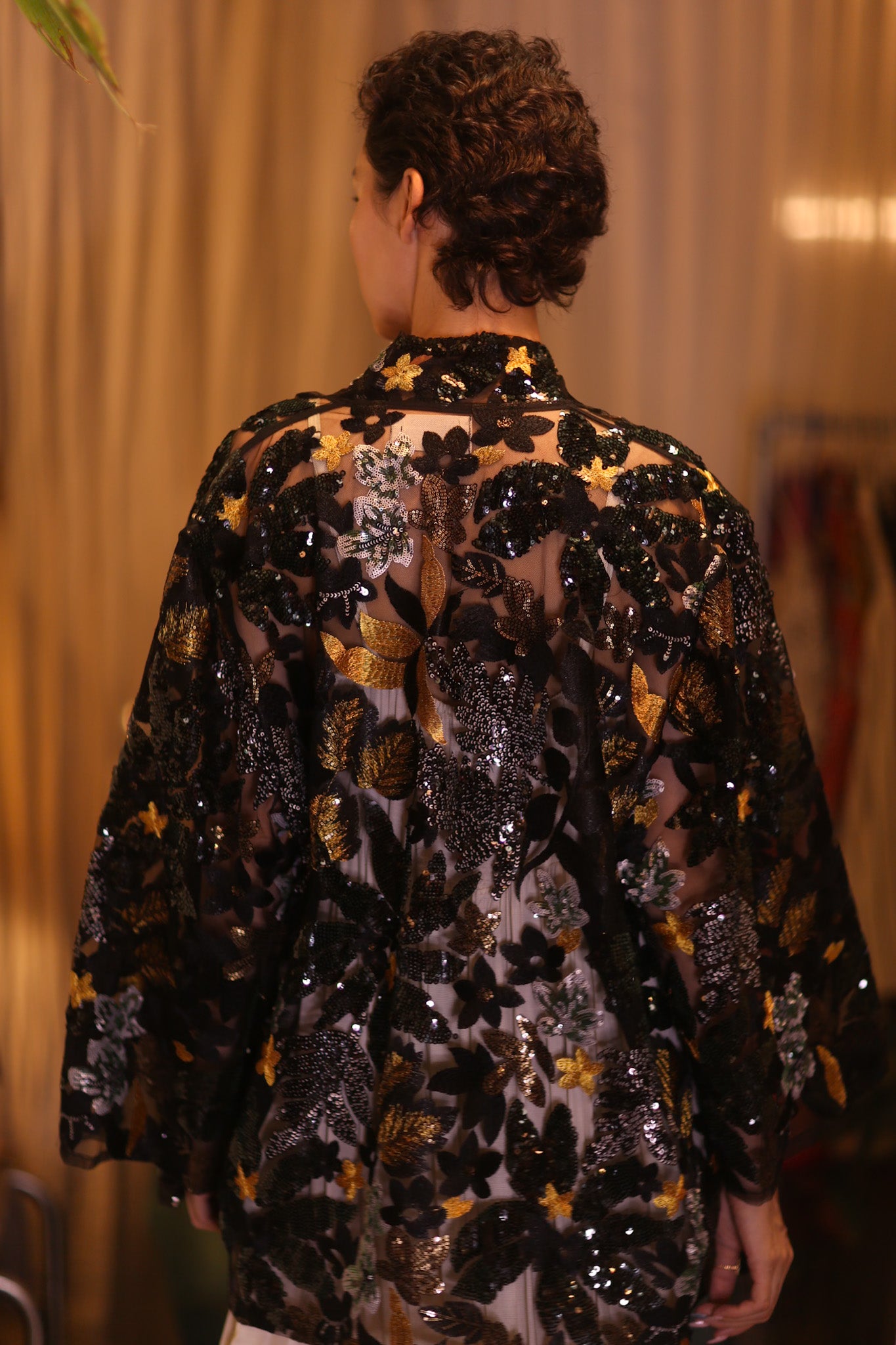 EMBROIDERED SHORT KIMONO YU