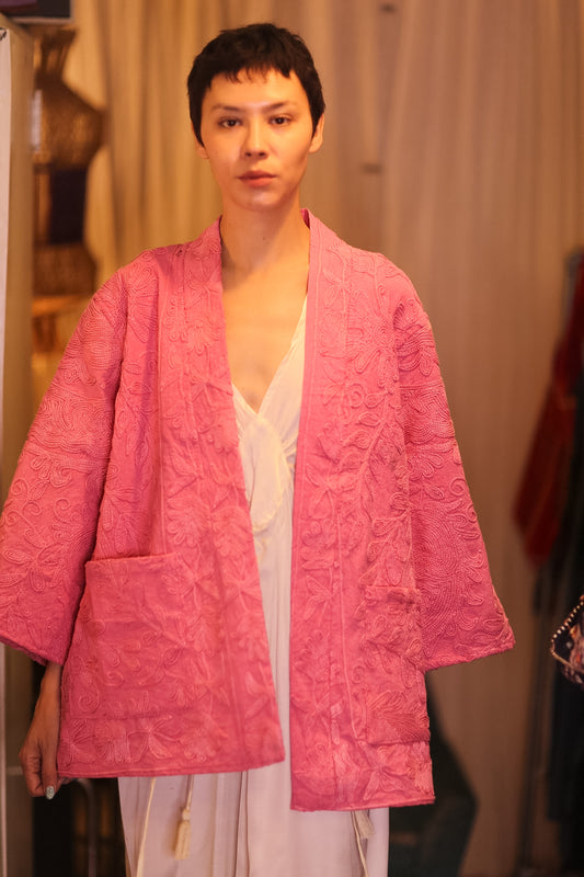 EMBROIDERED SUZANI SHORT PINK KIMONO JADEU