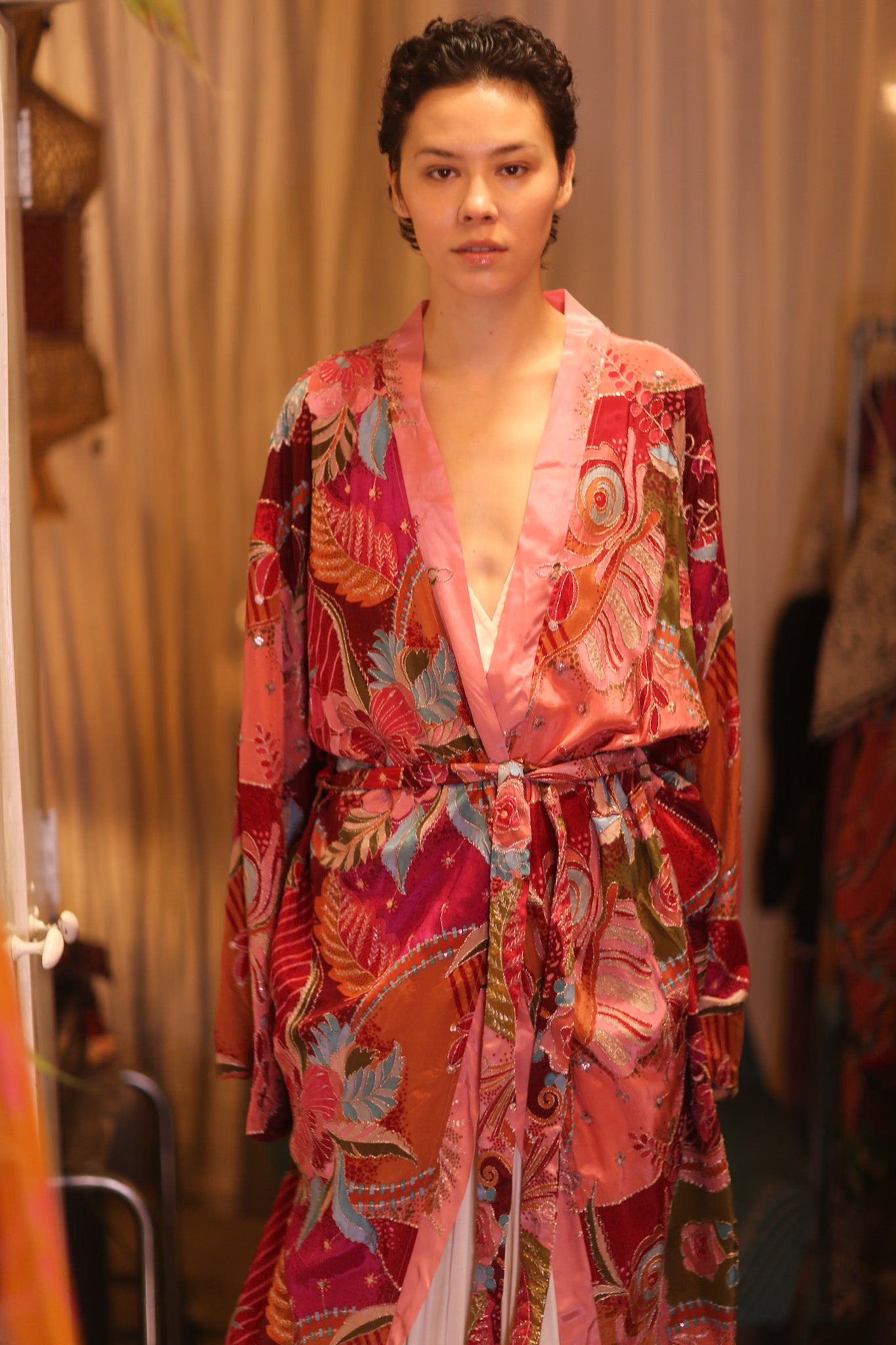 EMBROIDERED SILK WINGS KIMONO WITH BELT BAGAN