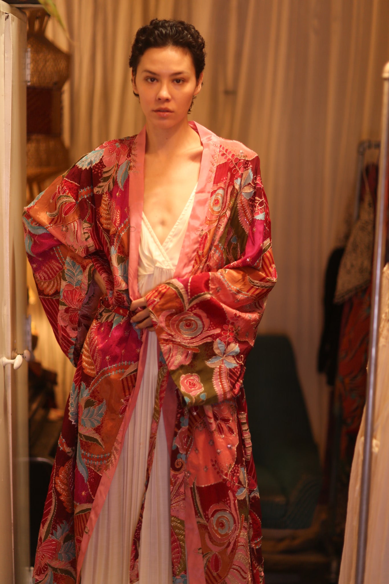 EMBROIDERED SILK WINGS KIMONO WITH BELT BAGAN