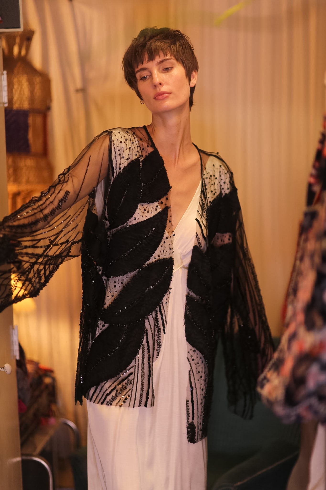 BLACK SEQUINS SHORT KIMONO LEAVES