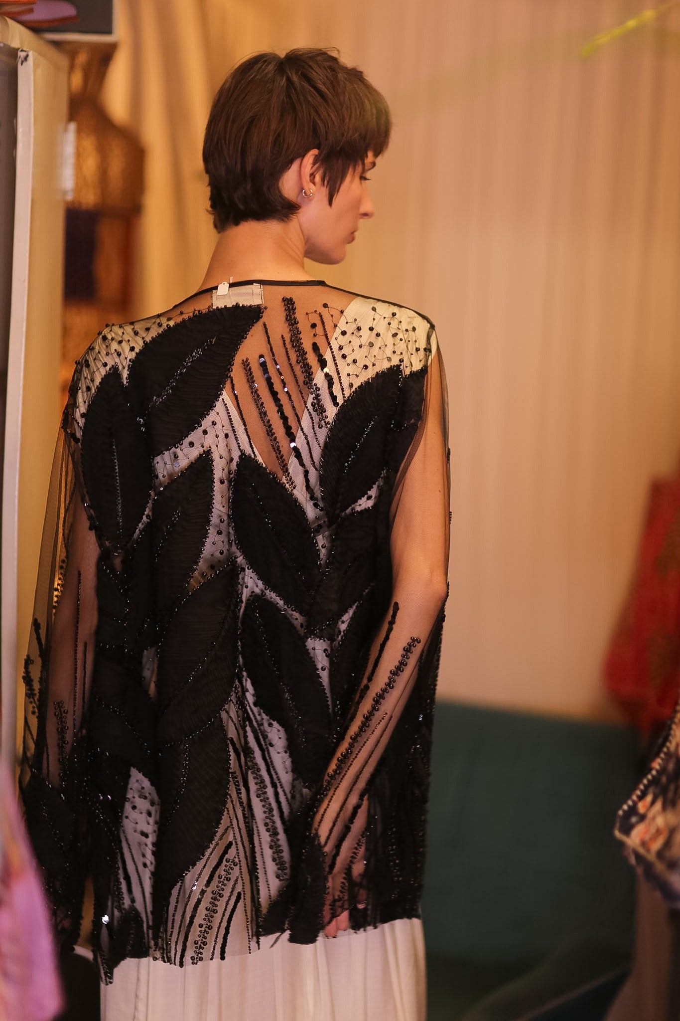 BLACK SEQUINS SHORT KIMONO LEAVES