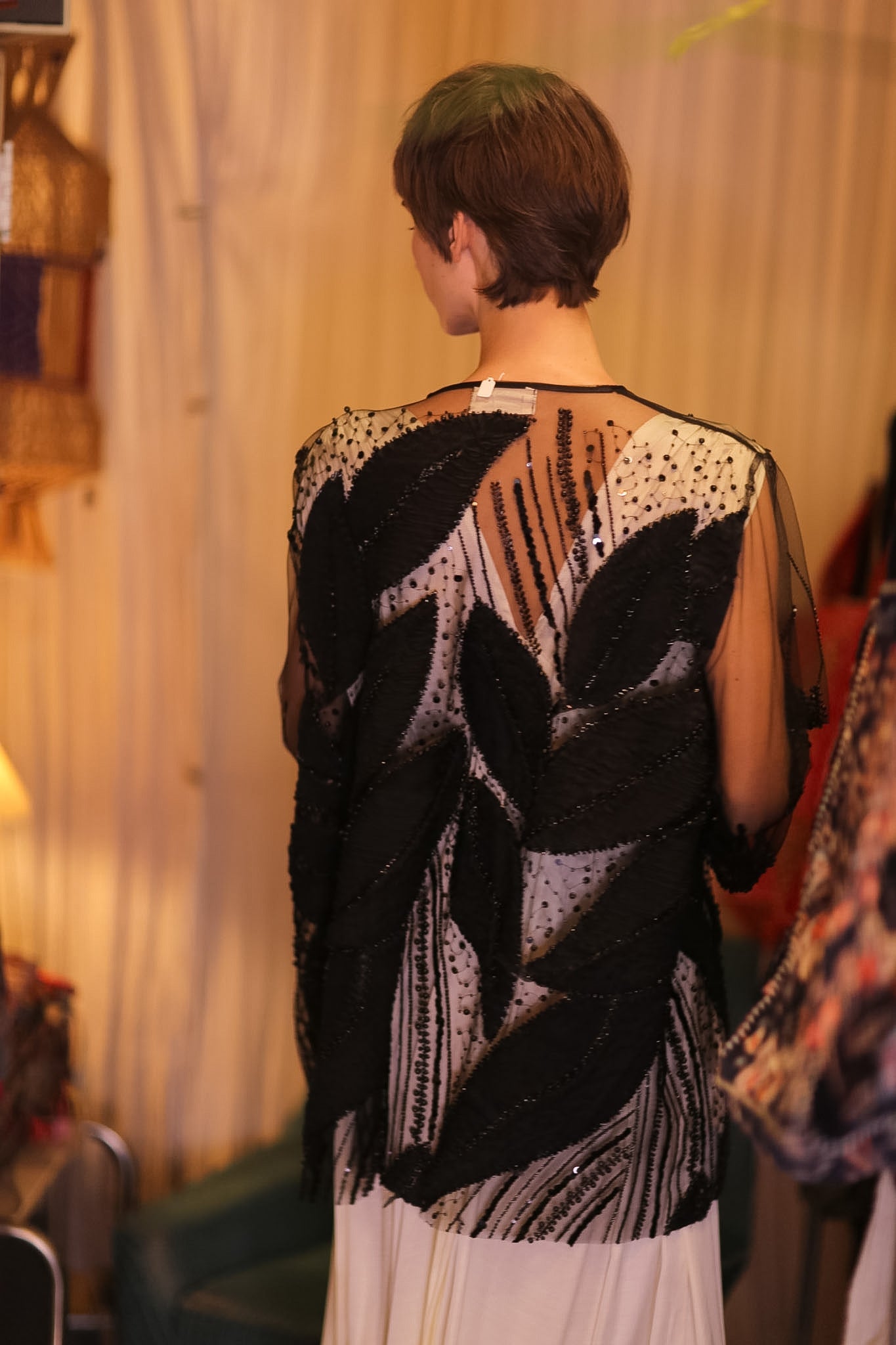 BLACK SEQUINS SHORT KIMONO LEAVES